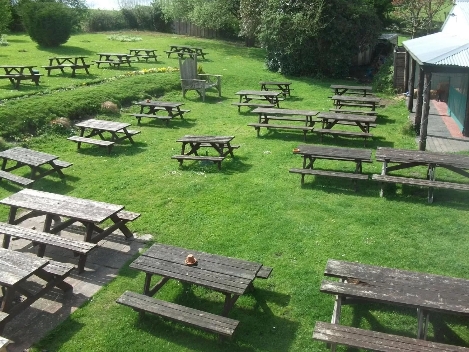 Patio in The Trusty Servant Inn
