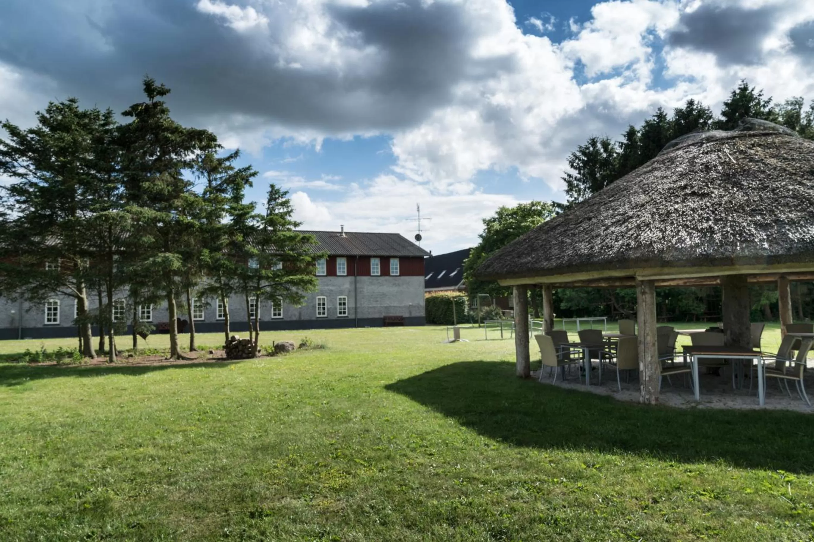 Garden, Property Building in Vilcon Hotel & Konferencegaard