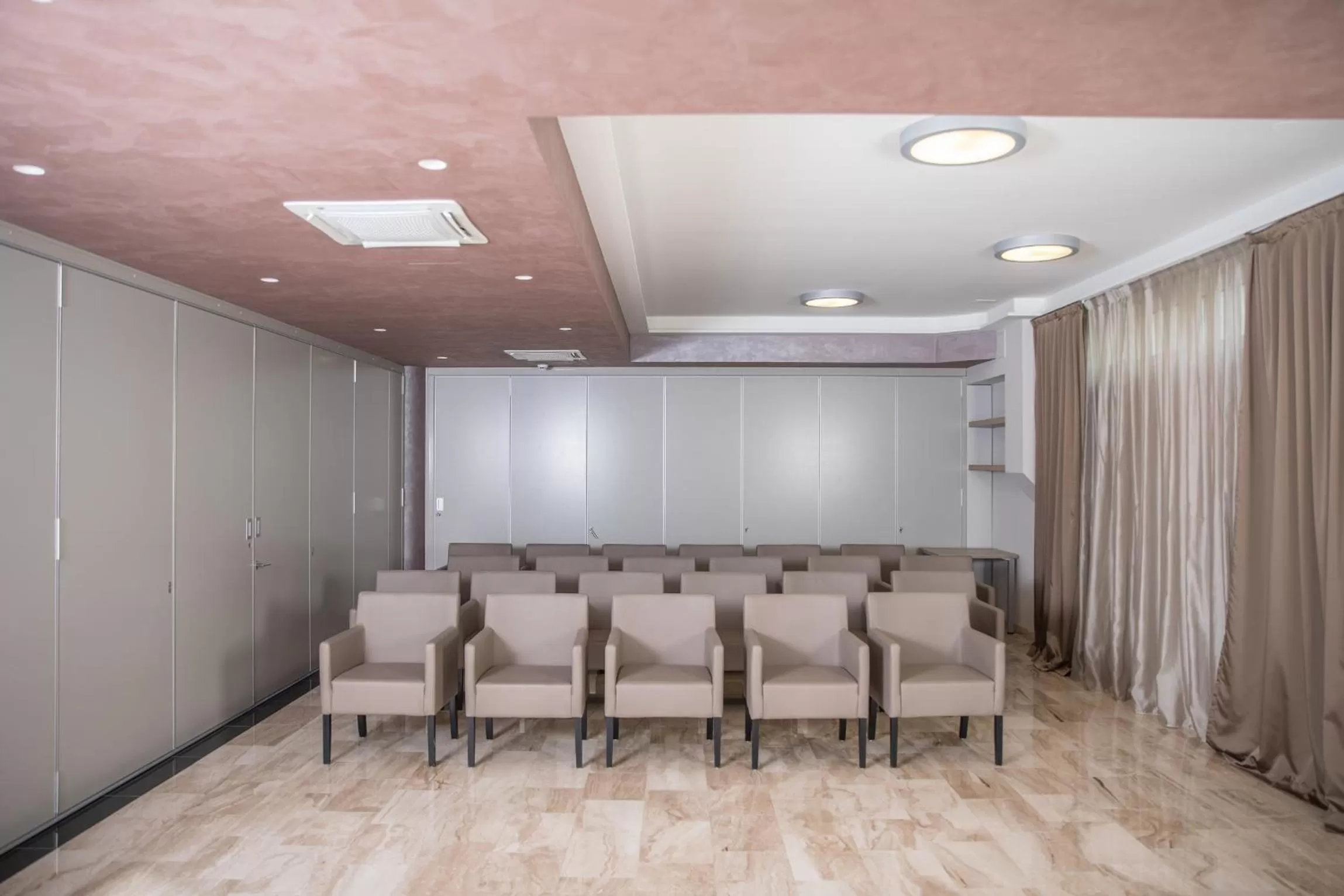 Meeting/conference room in Royal Airport Hotel