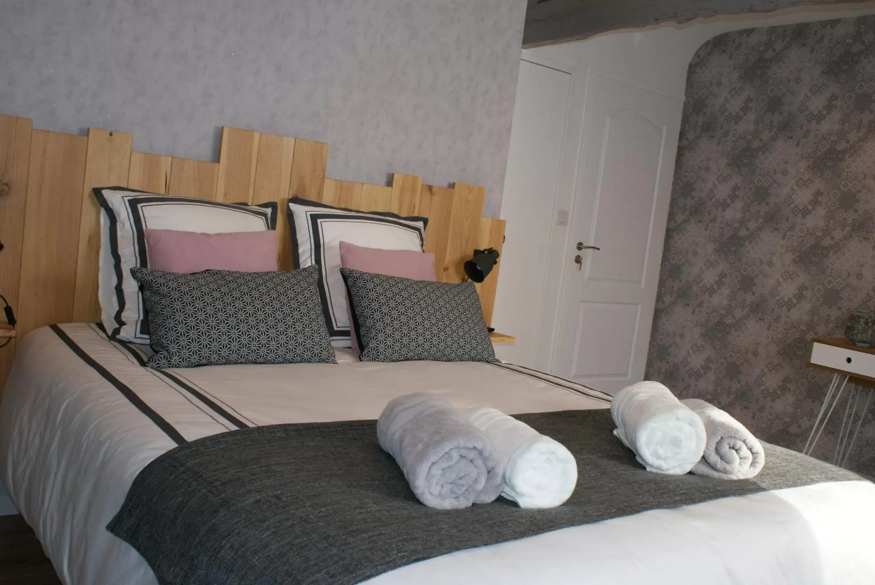 Double Room with Private Bathroom - single occupancy in Aux Agapanthes Double Room with Private Bathroom - single occupancy in Aux Agapanthes