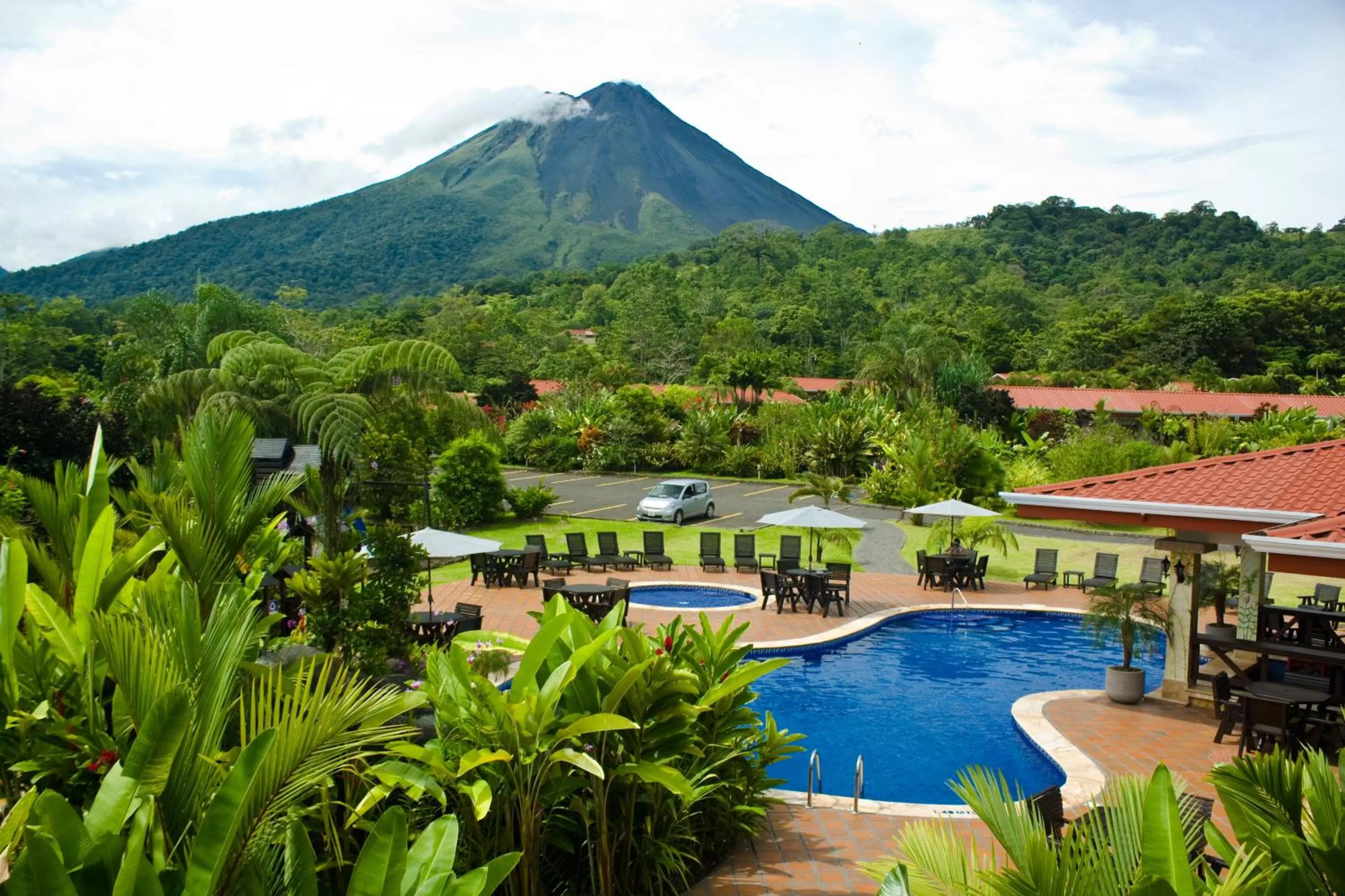 Day in Volcano Lodge, Hotel & Thermal Experience