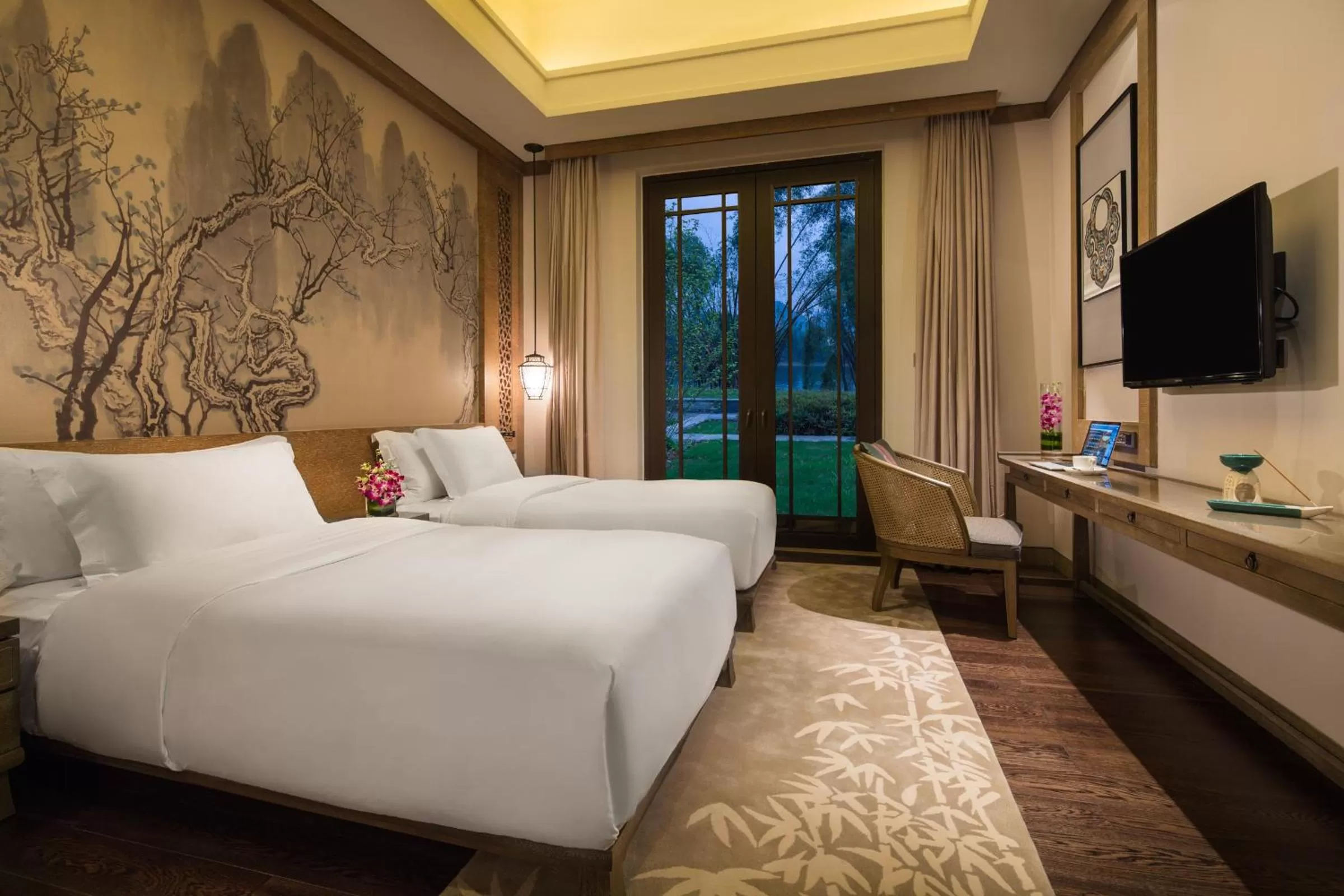 Bedroom, Bed in Banyan Tree Yangshuo