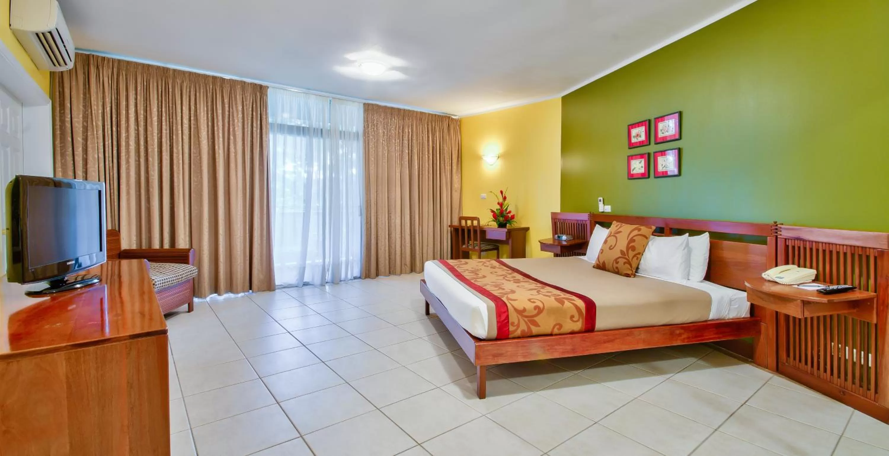 Bedroom, Bed in Tanoa International Hotel