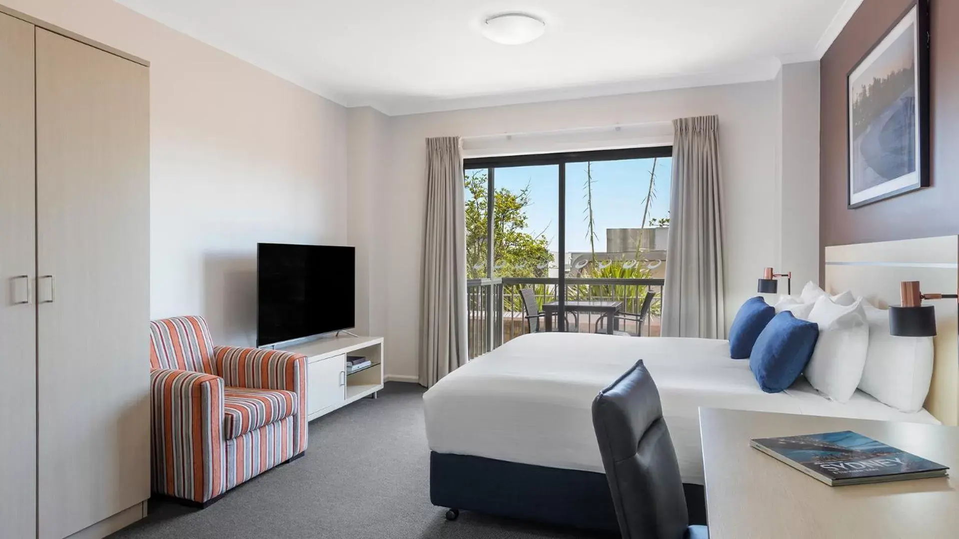 Studio Apartment - No Housekeeping in Oaks Sydney Goldsbrough Suites Studio Apartment - No Housekeeping in Oaks Sydney Goldsbrough Suites
