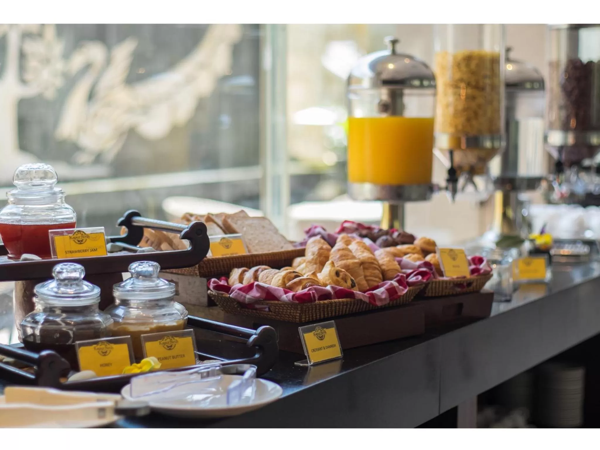 Restaurant/places to eat in Atanaya Kuta Bali