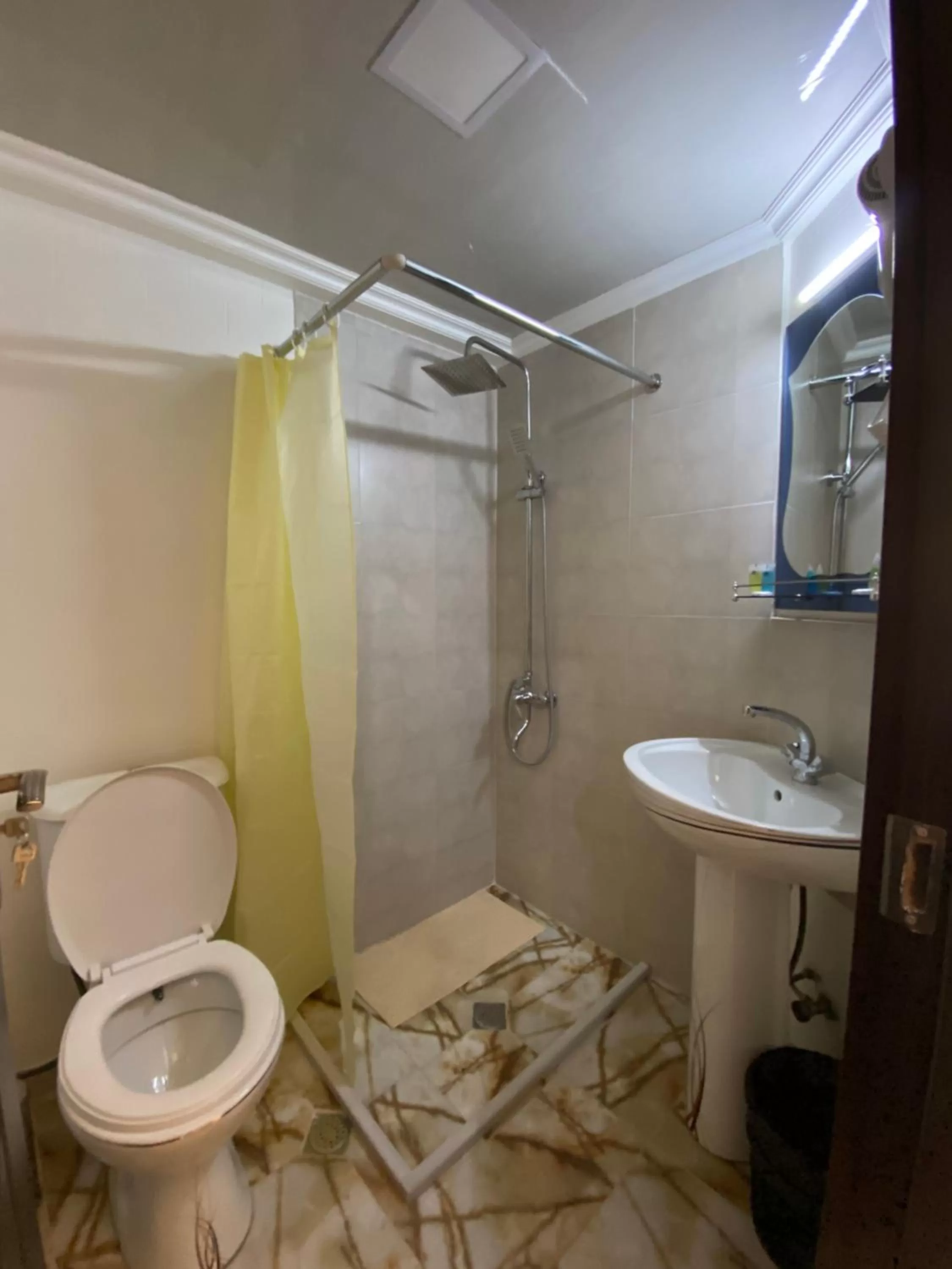 Bathroom in 1870 Hotel