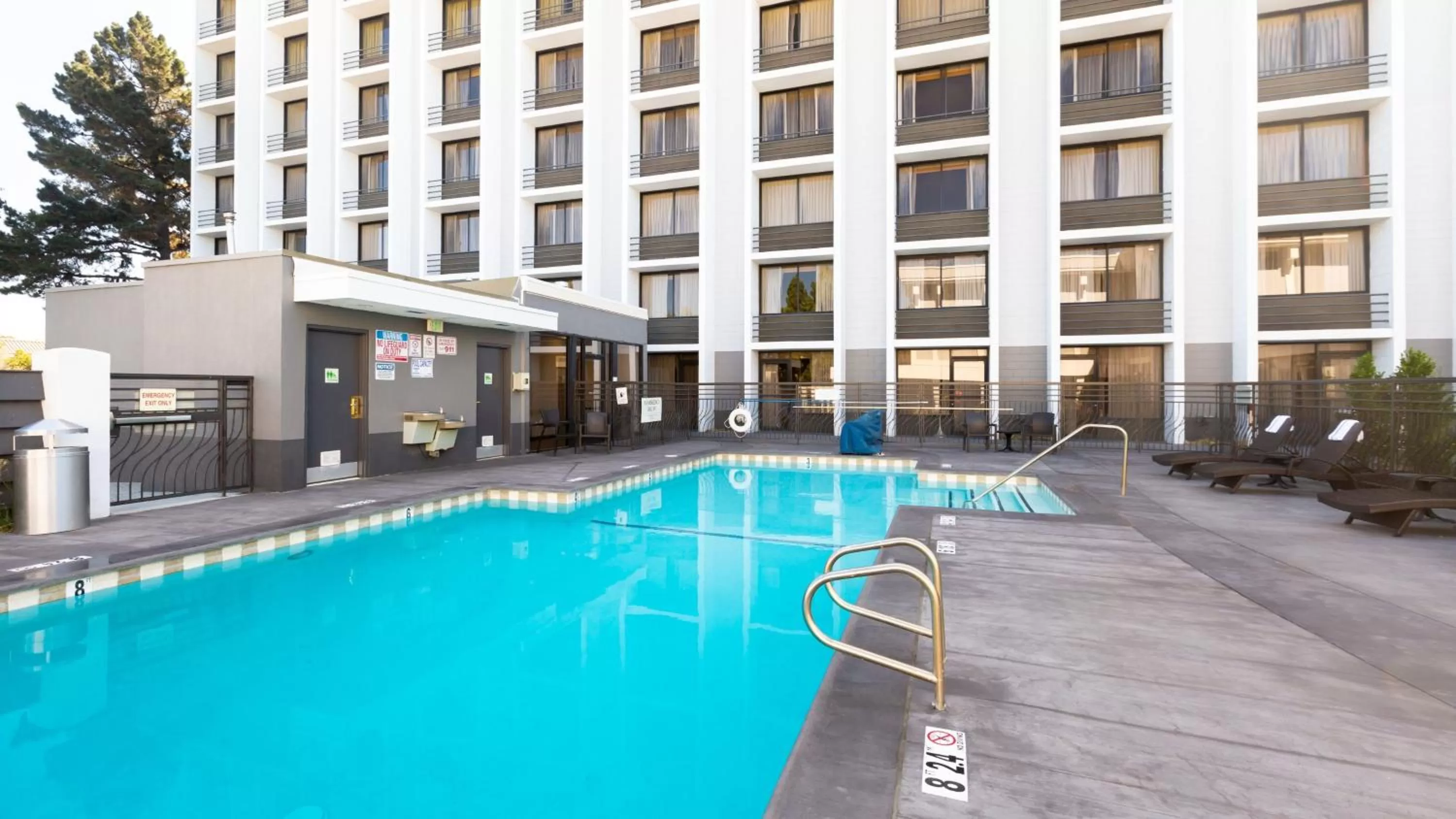 Swimming pool in Holiday Inn San Jose-Silicon Valley by IHG