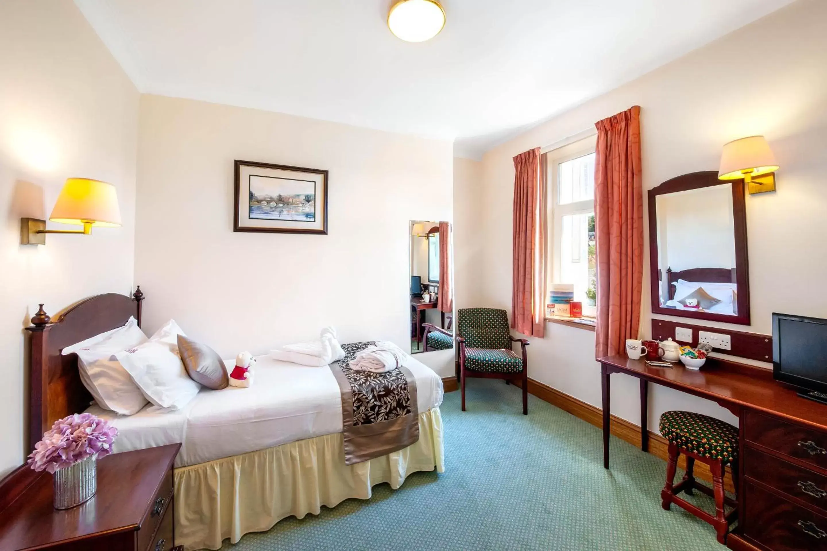 Standard Single Room in Muthu Alexandra Hotel Standard Single Room in Muthu Alexandra Hotel