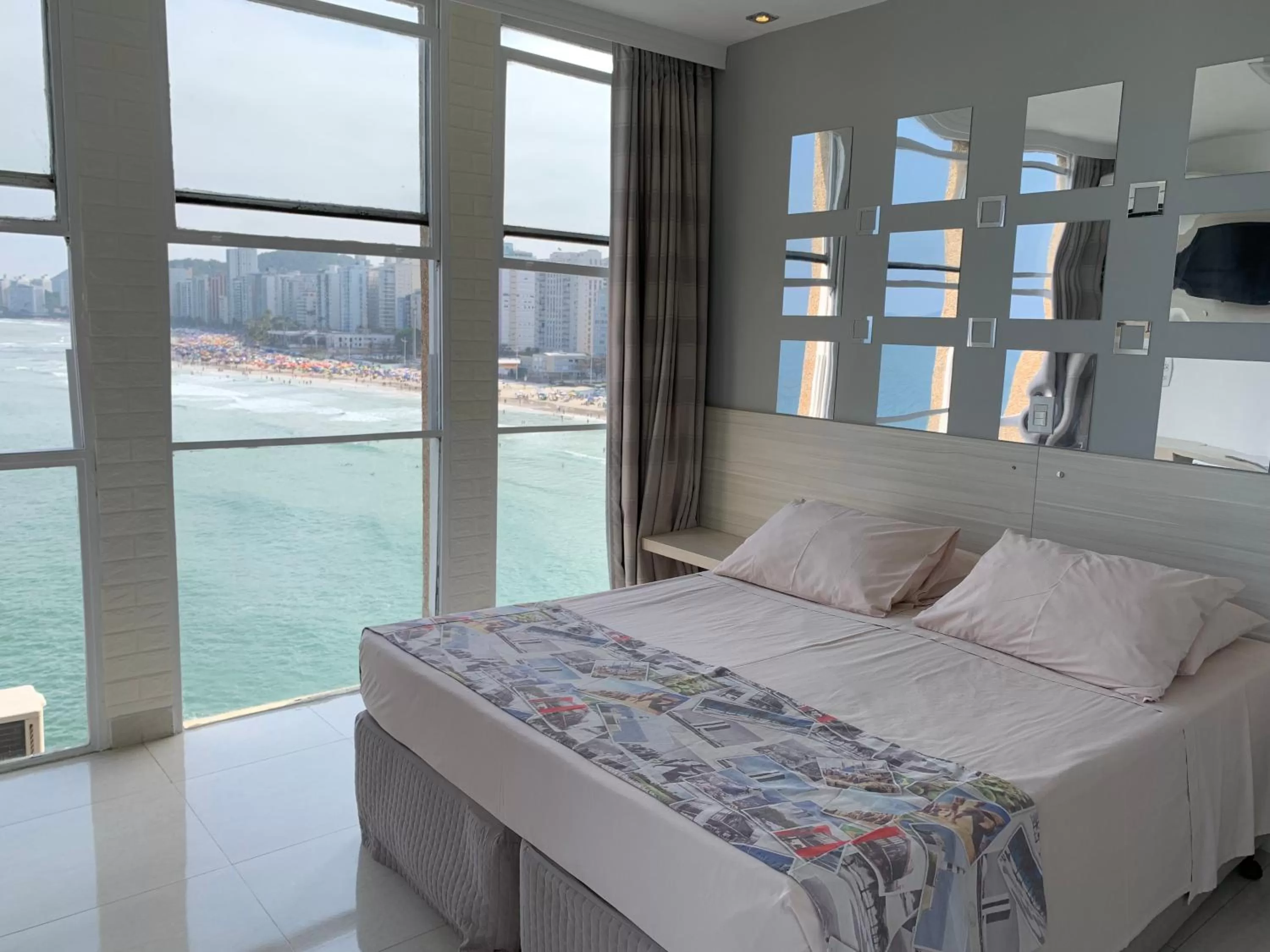 Bedroom, Bed in Grand Hotel Guarujá - A sua Melhor Experiência na Praia!