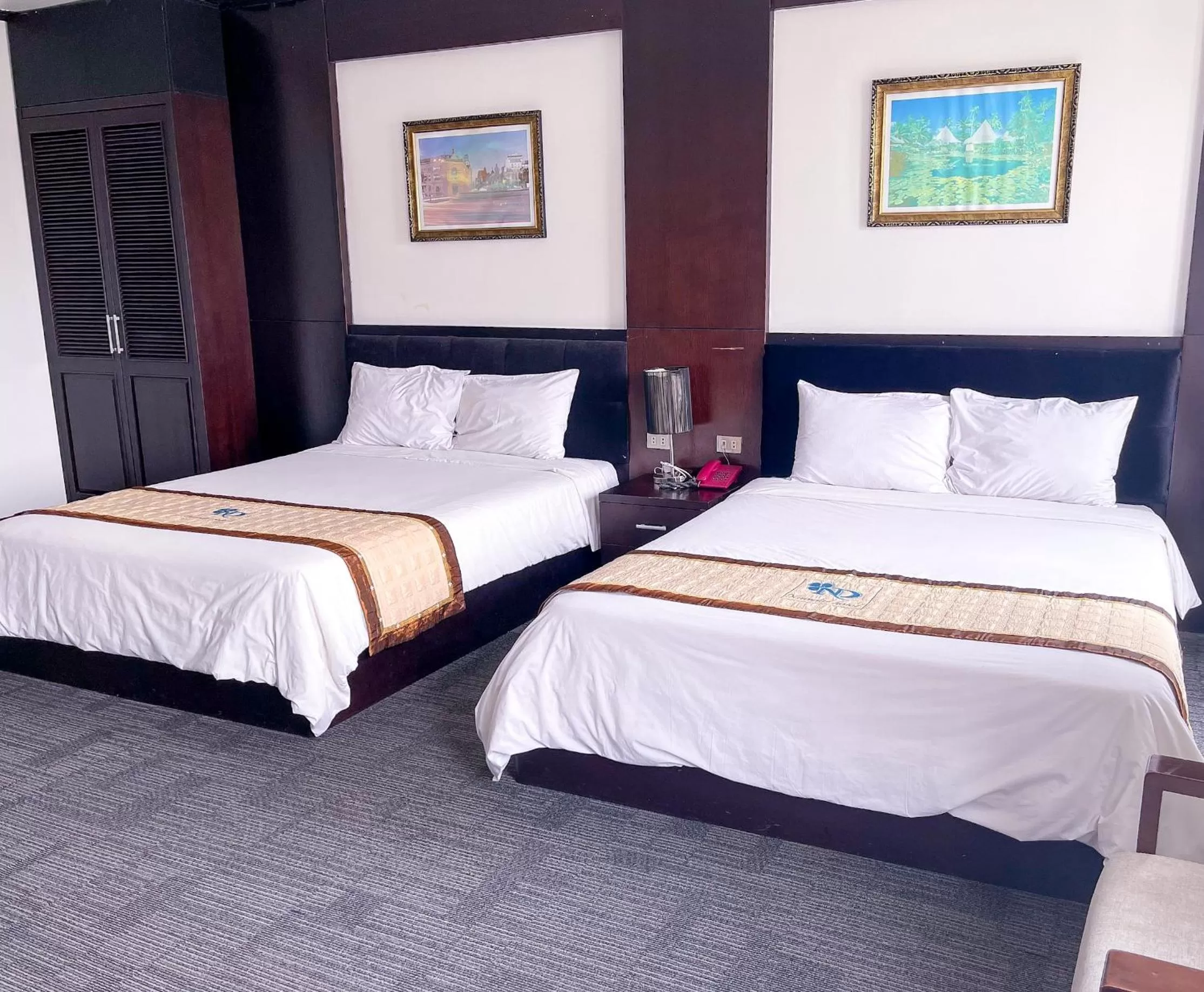 Deluxe Twin Room in Nam Dat Hotel