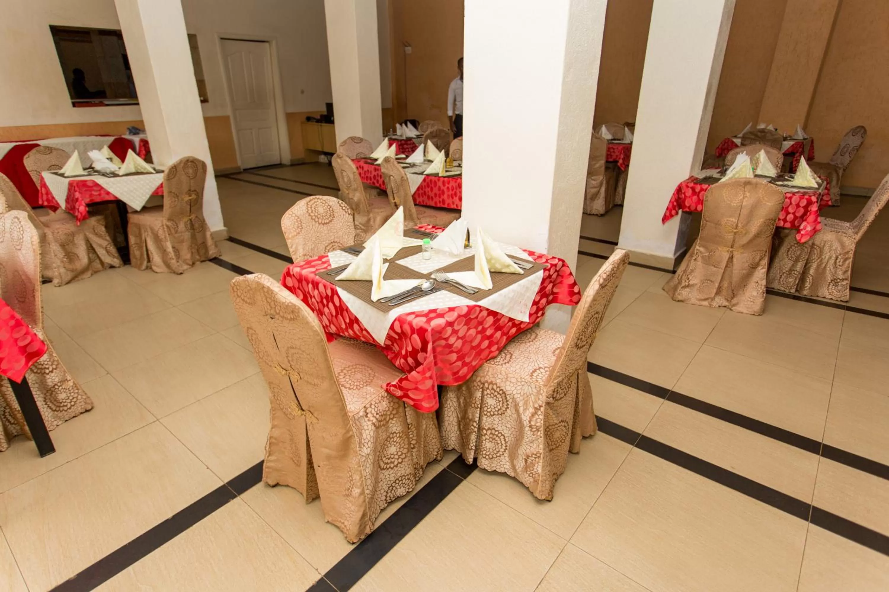 Restaurant/places to eat in Kigaliview Hotel and Apartments