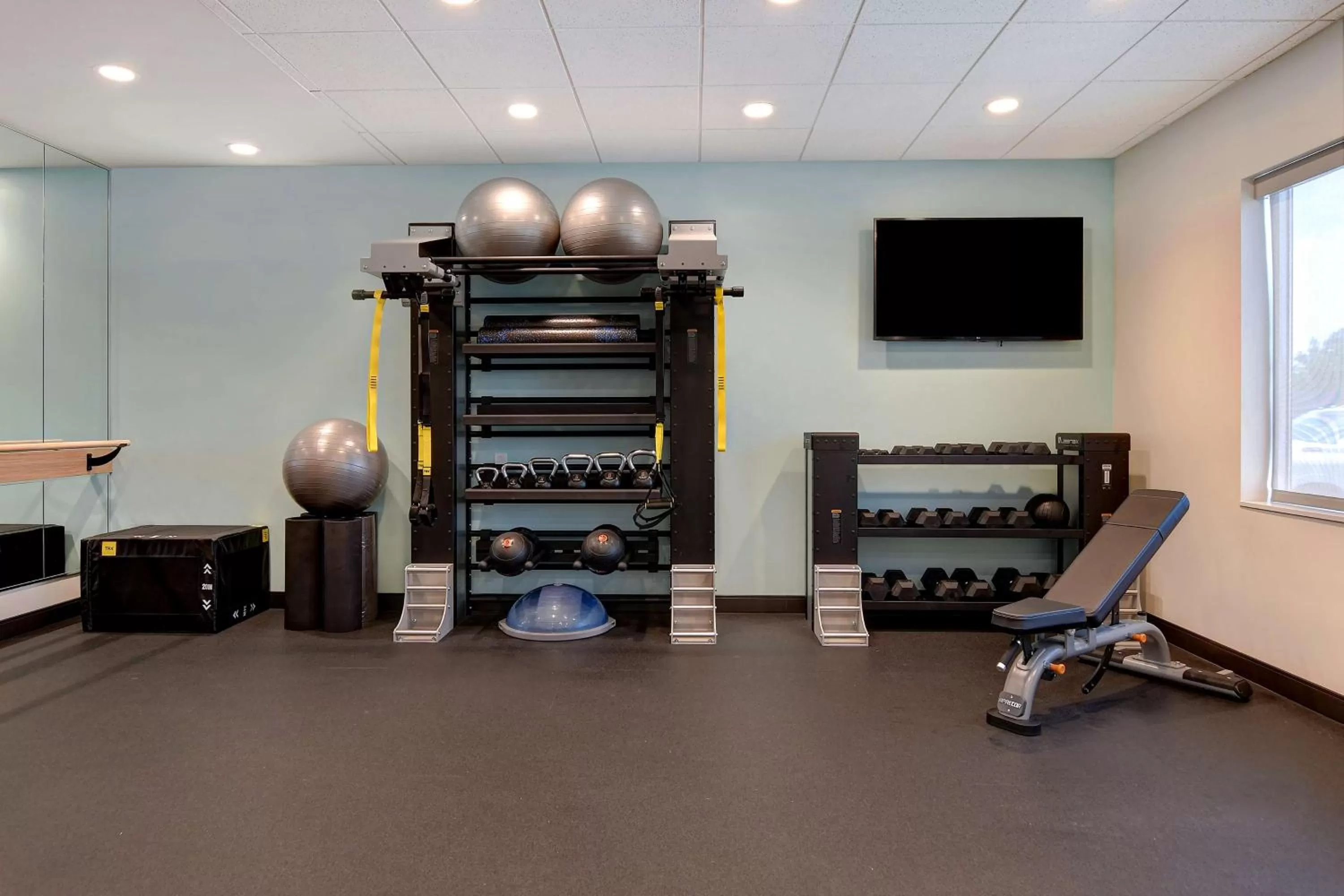 Fitness centre/facilities in Tru By Hilton Macon North, Ga