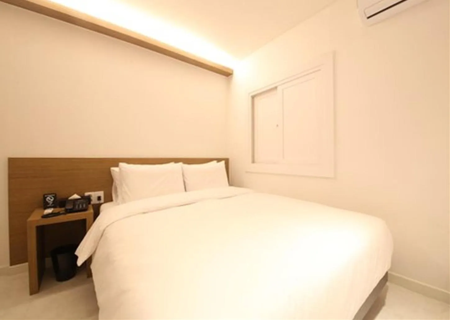 Property building, Bed in Busan Seomyeon Business Hotel J7