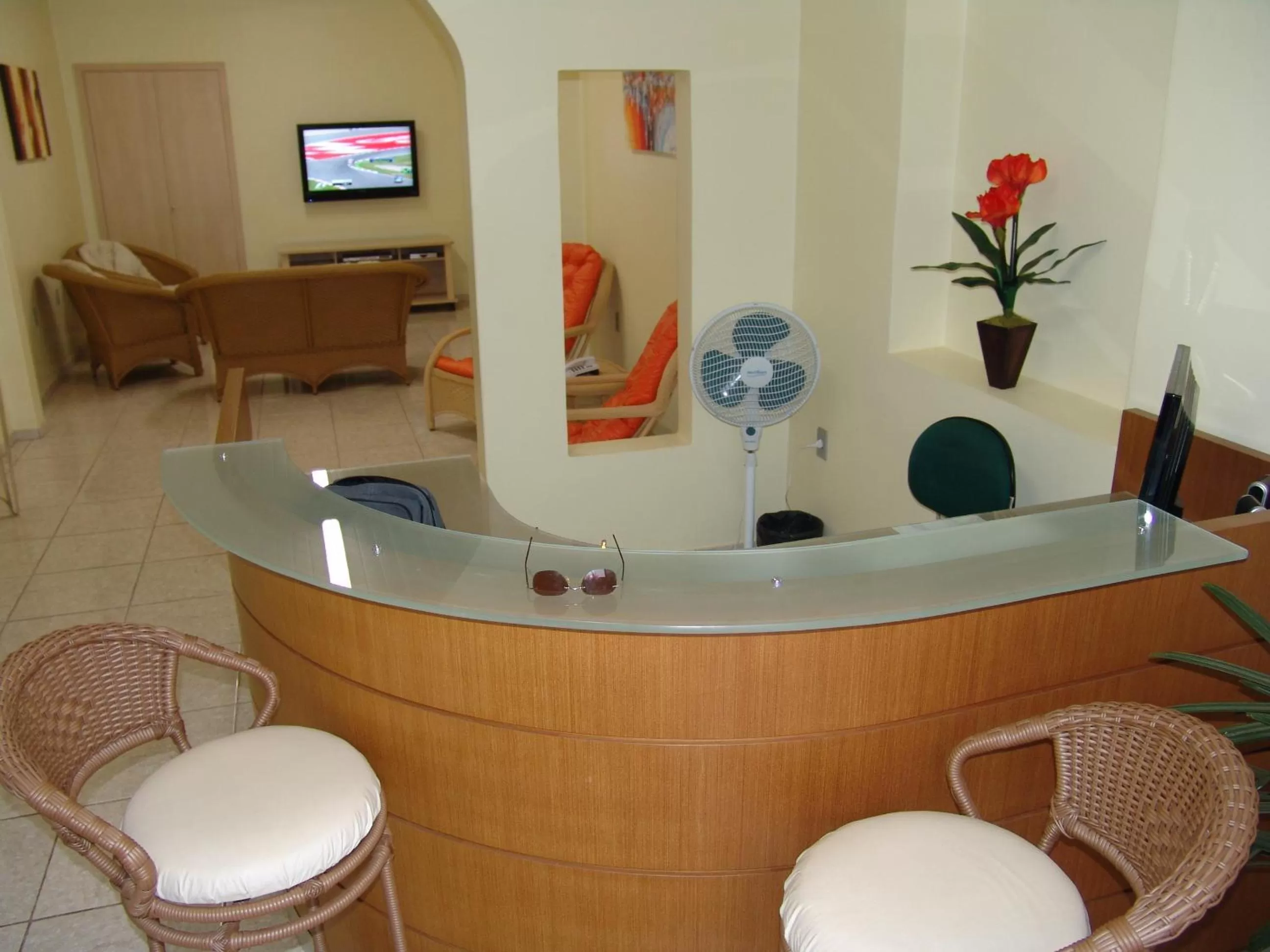 Lobby or reception, Bathroom in Guilet Hotel
