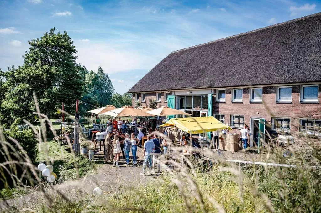 Balcony/Terrace in TinyParks Cast Away