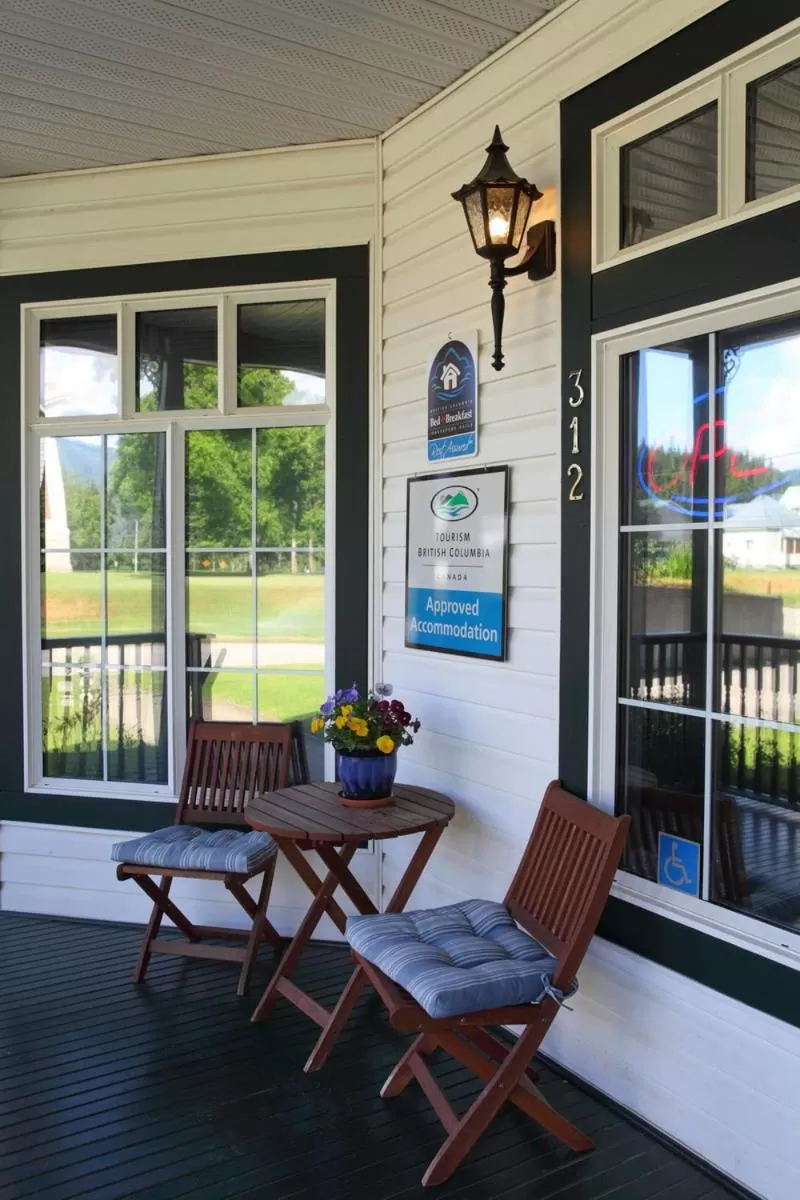 Facade/entrance in Courthouse Inn Revelstoke