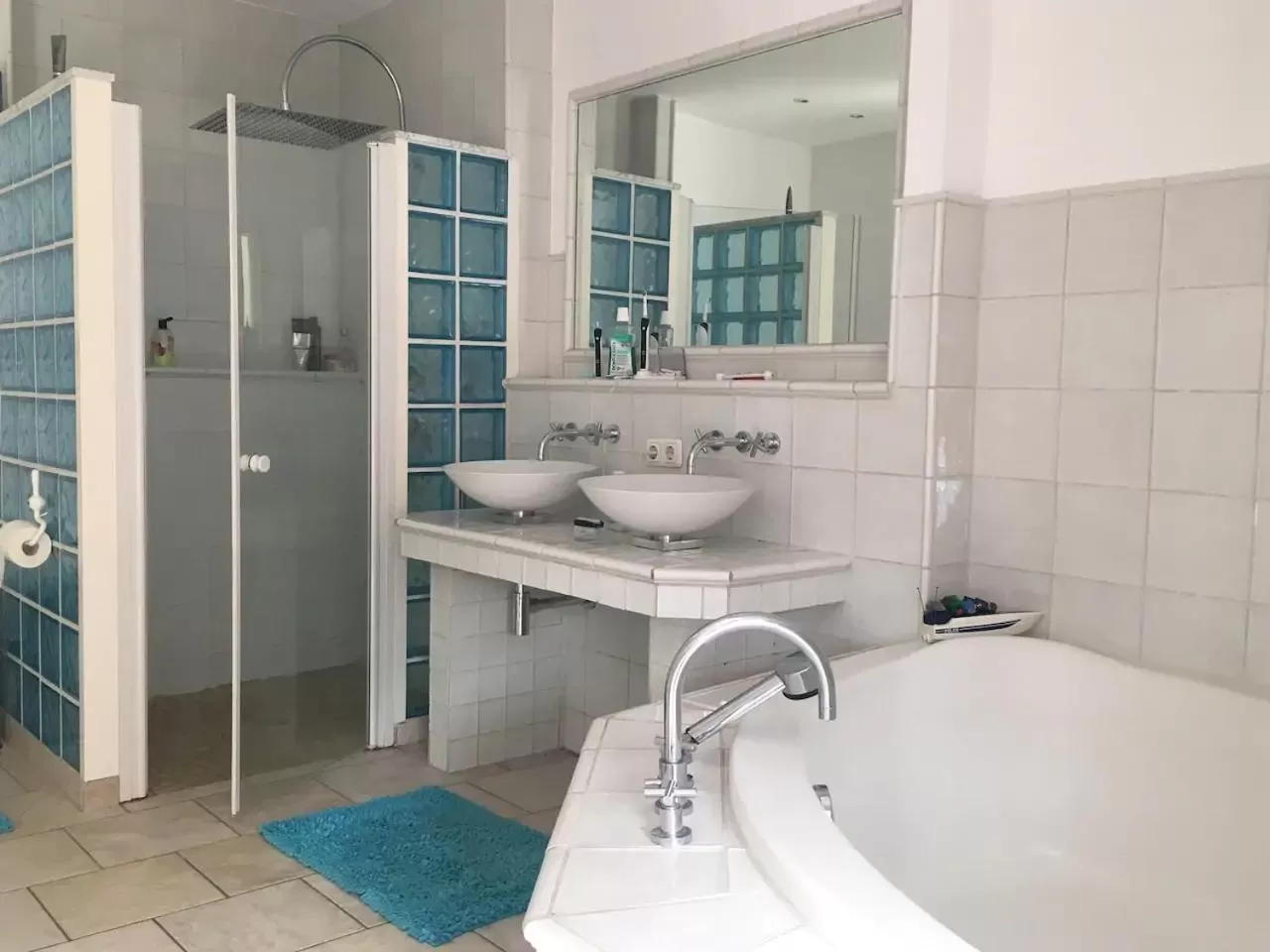 Bathroom in Schönste Lage am Rhein in unmittelbarer Stadtnähe, B & B