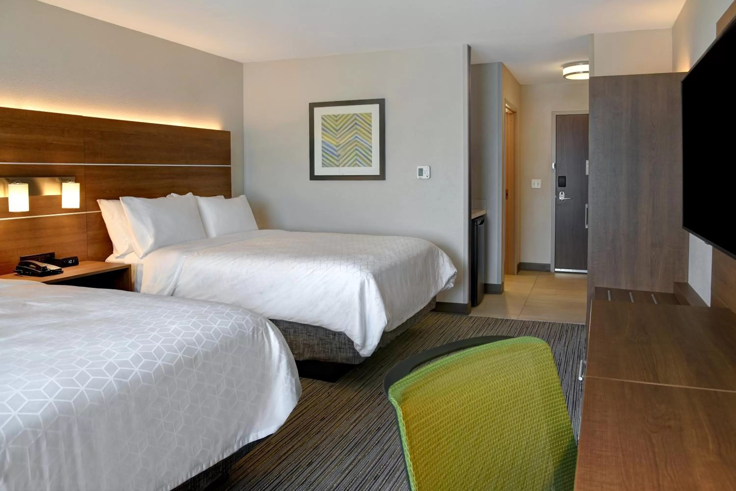 Photo of the whole room, Bed in Holiday Inn Express & Suites - Ottawa by IHG