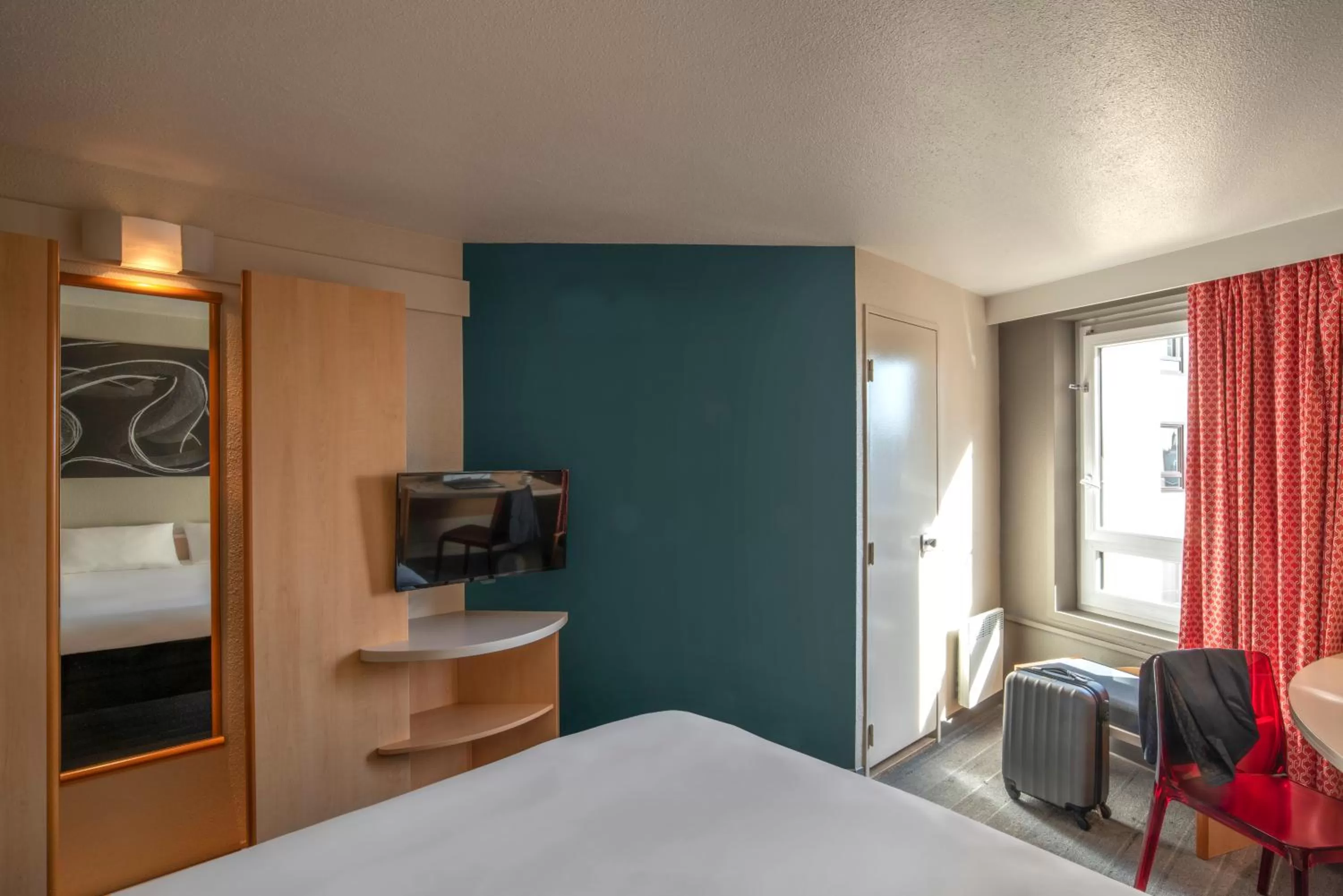 Photo of the whole room, Bed in ibis Tours Centre Gare