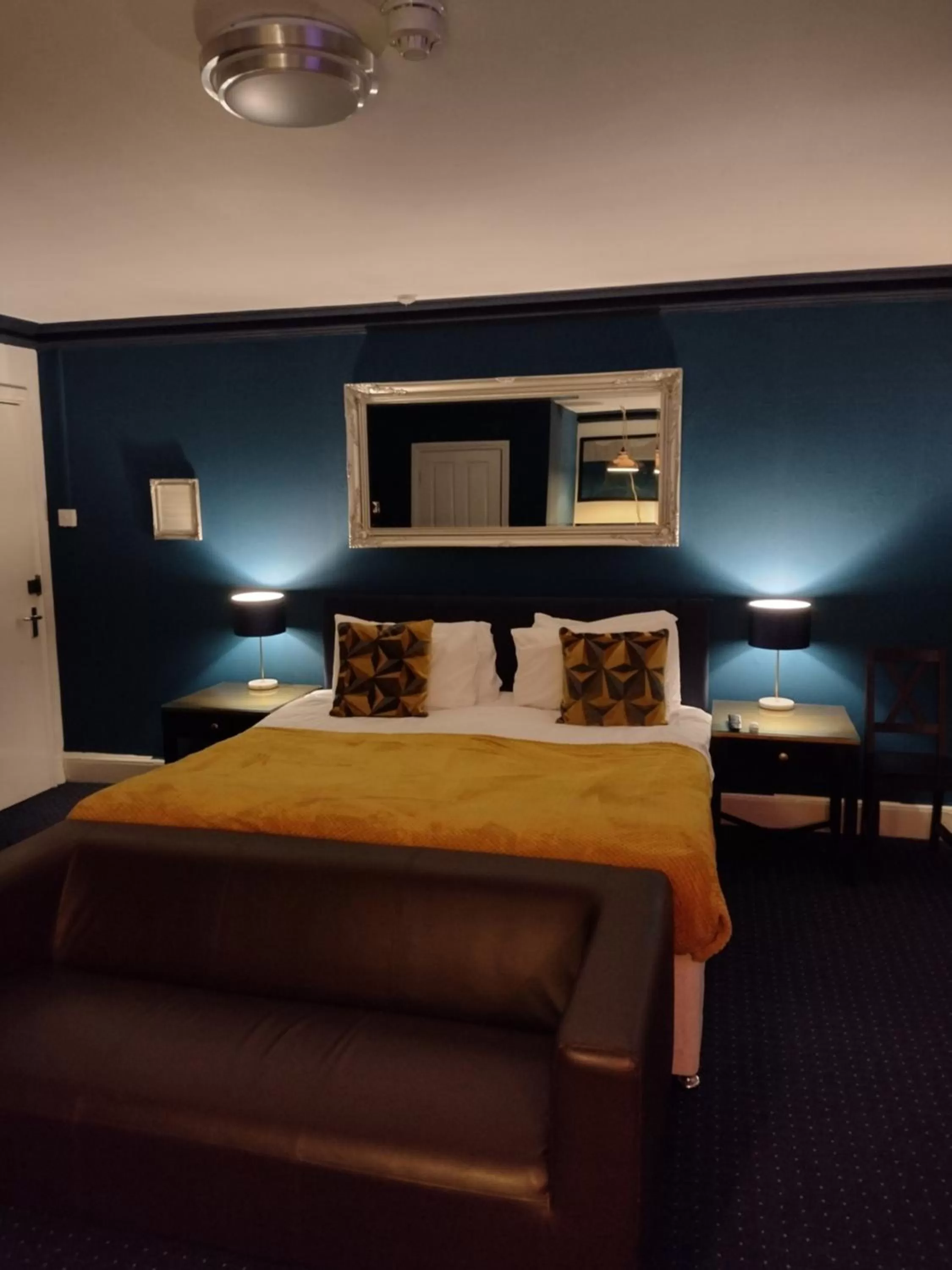 Bed in The Crown Inn Keynsham