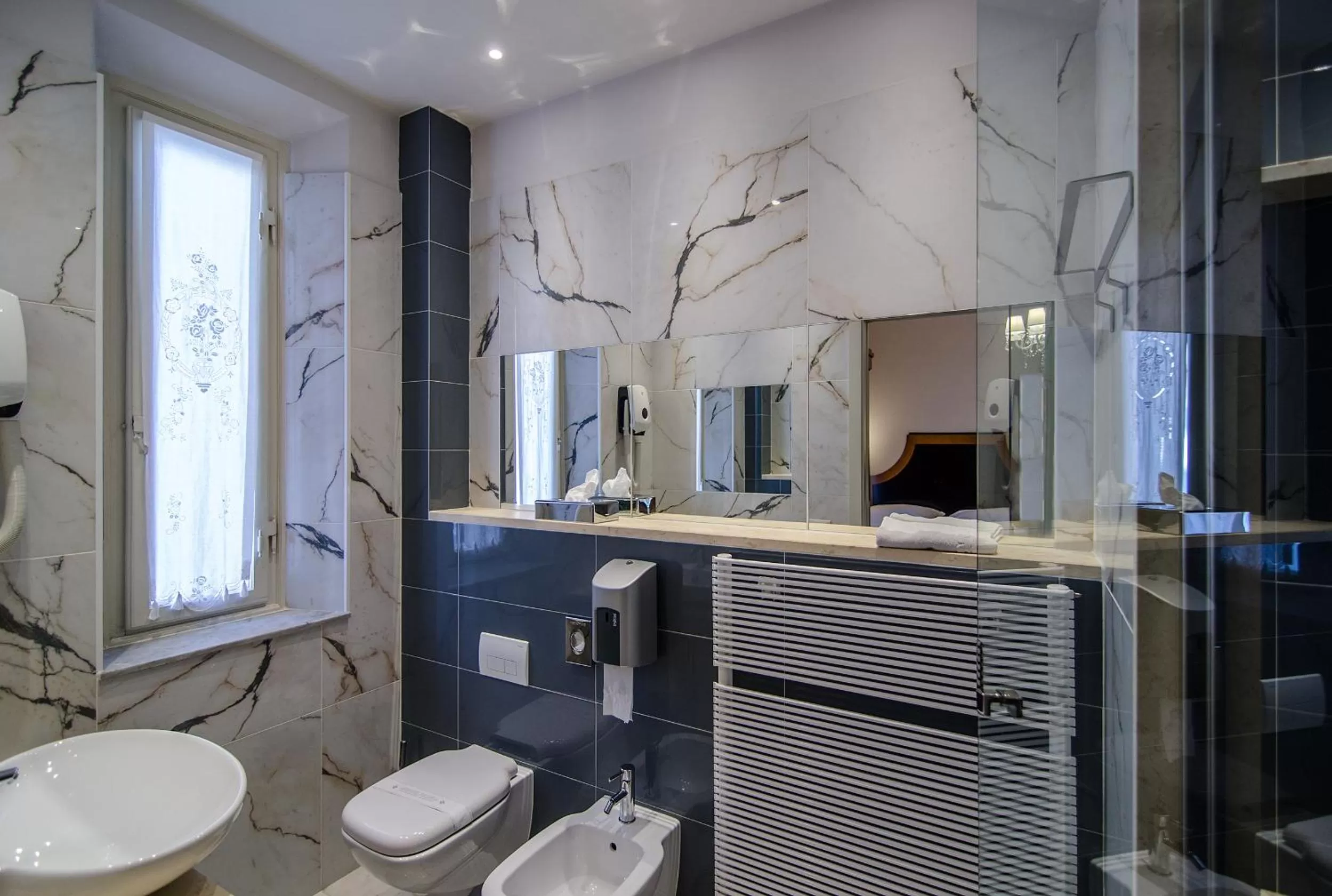 Bathroom in Lucca in Azzurro Maison de Charme