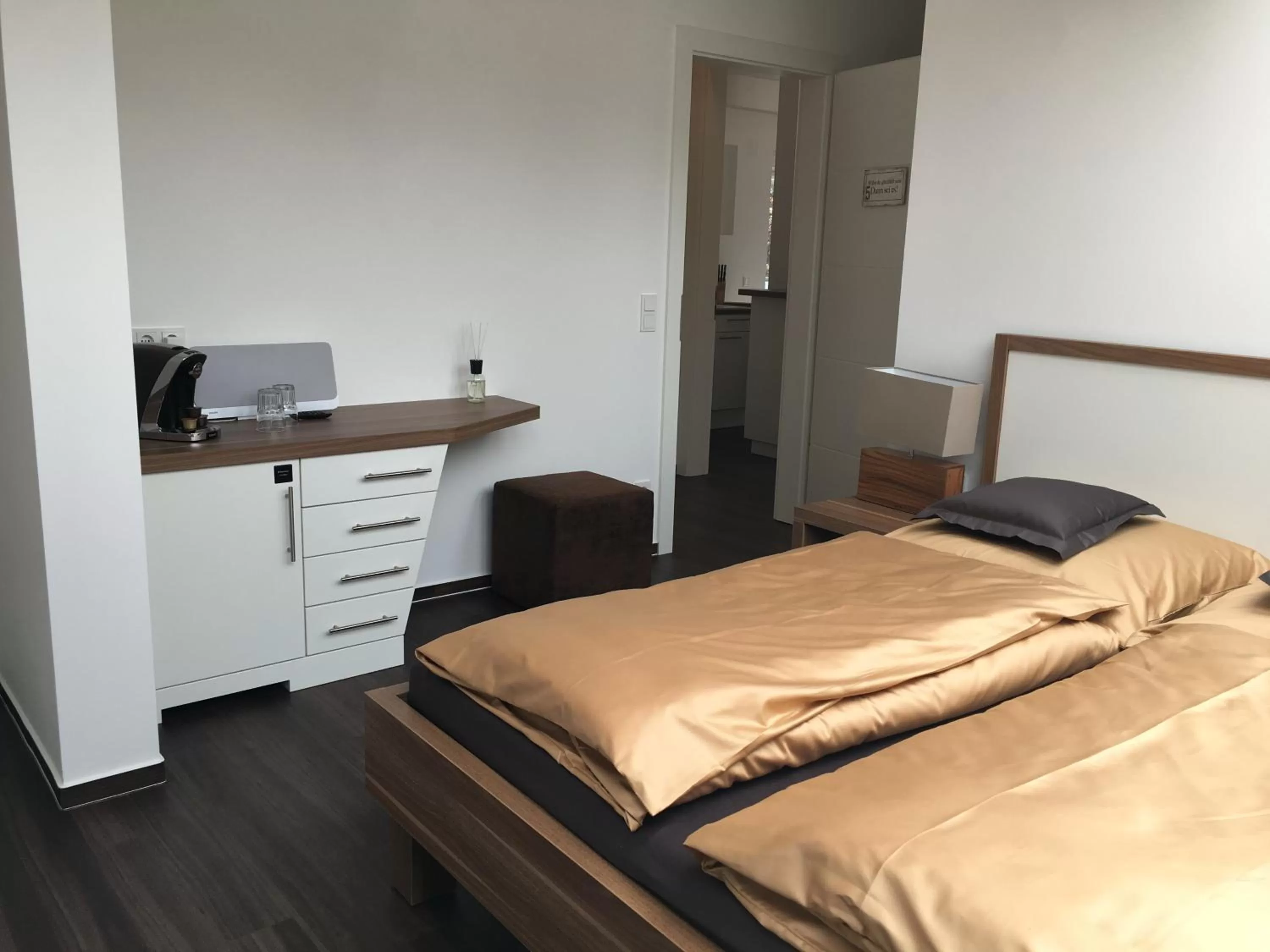 Photo of the whole room, Bed in Seaside-Townhouse