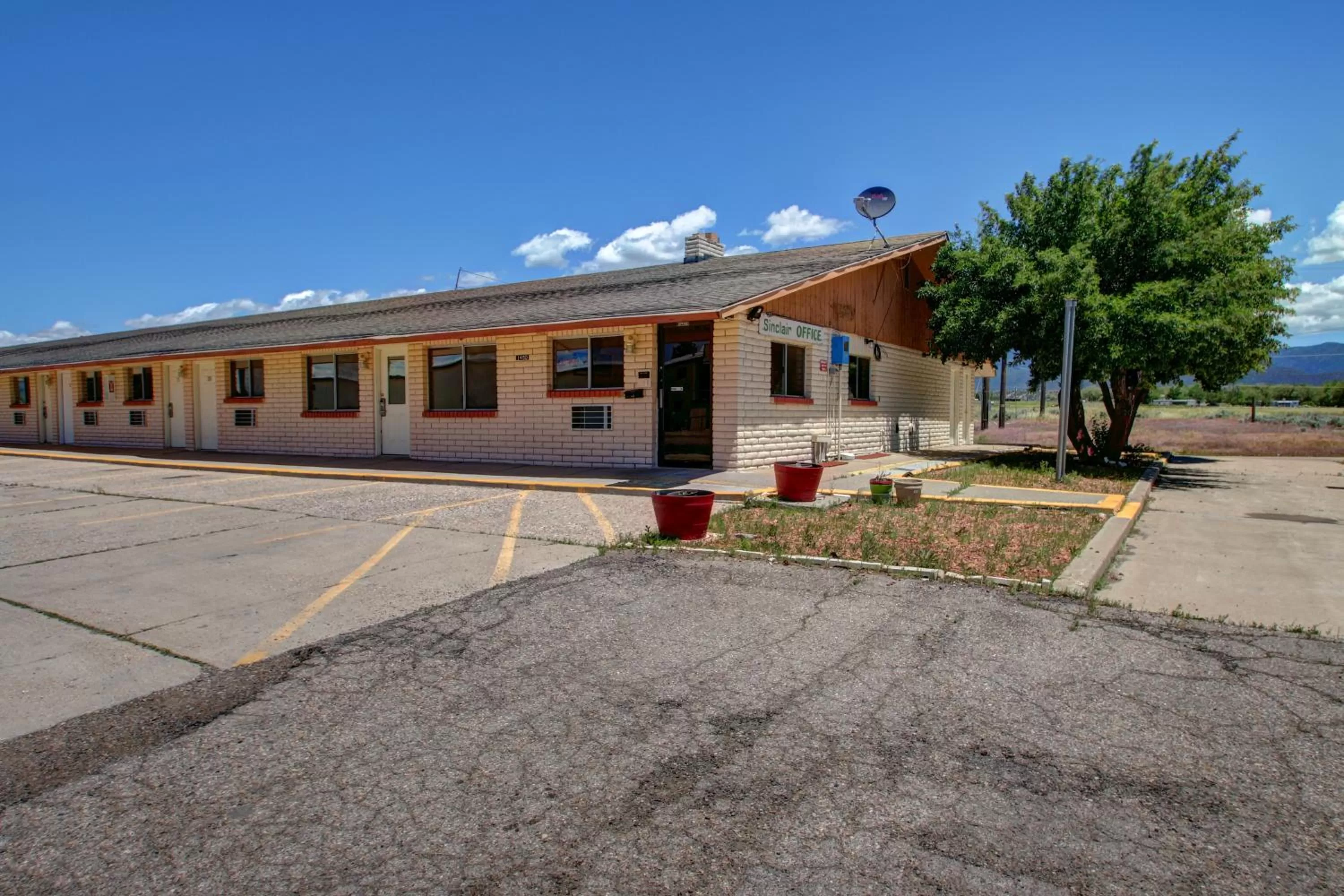 Facade/entrance in Country Inn Beaver Utah