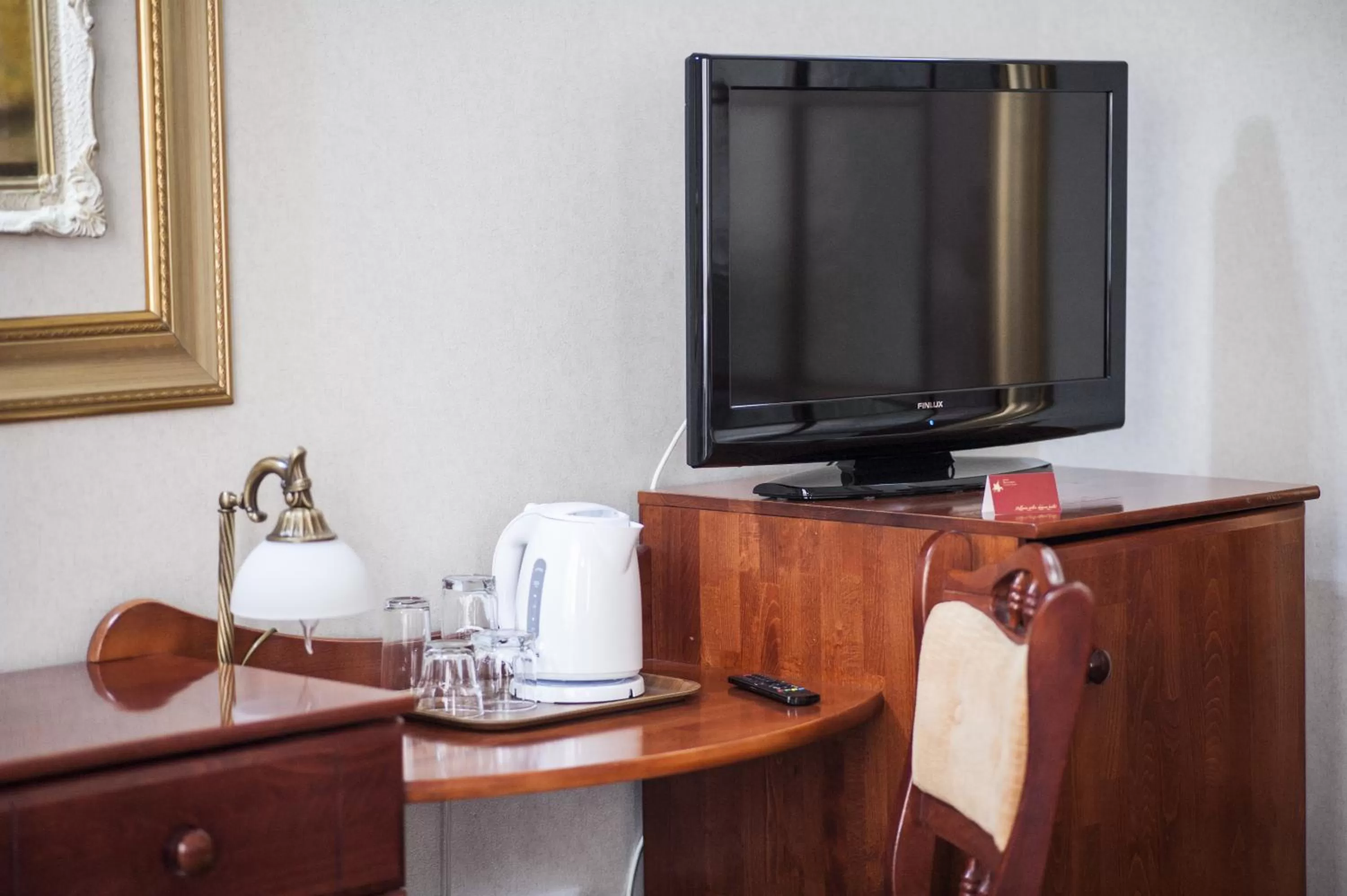 TV and multimedia in Bucharest Comfort Suites Hotel