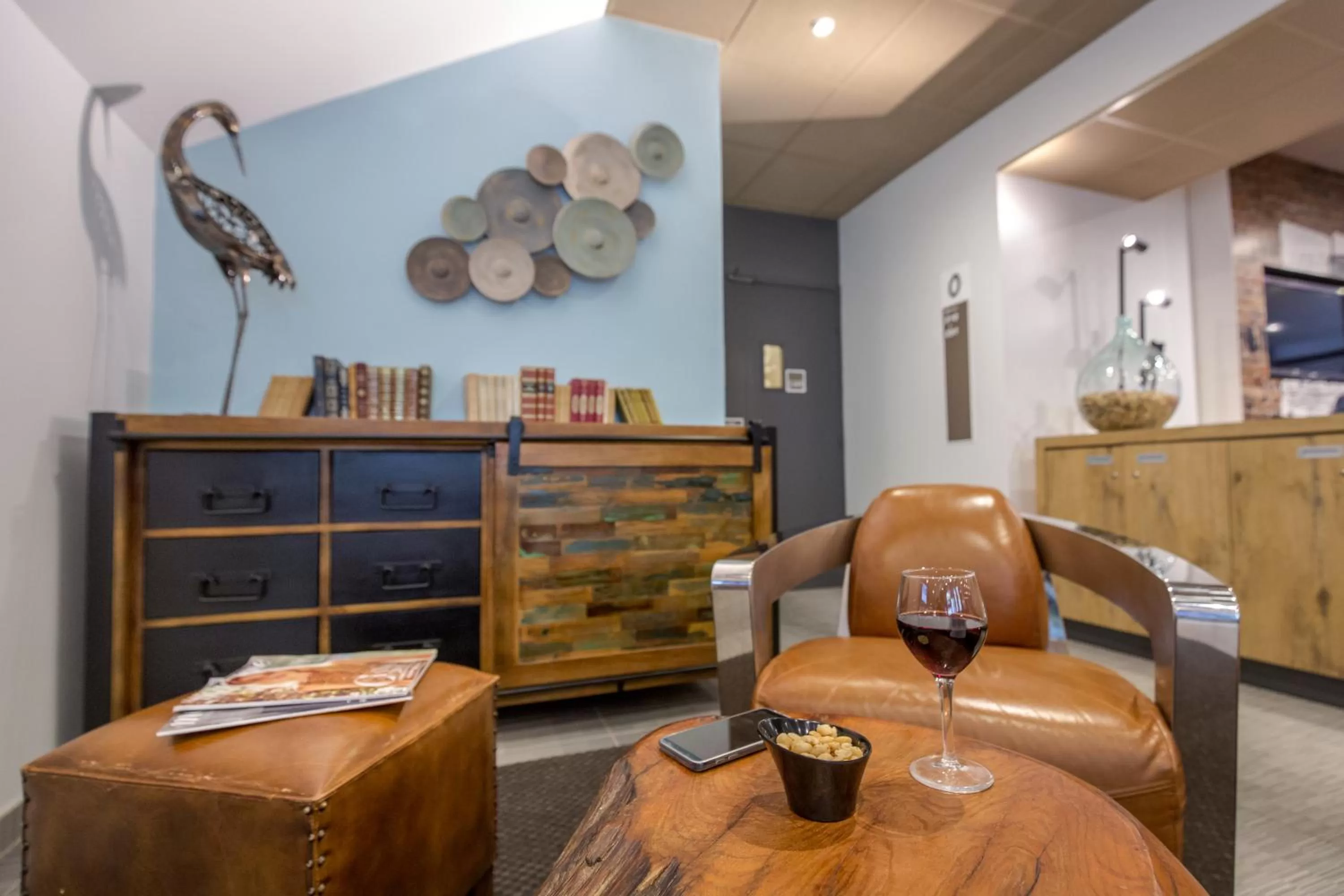 Communal lounge/ TV room in ibis Brignoles Provence Verte