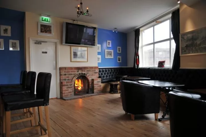 Lounge or bar in Royal George Hotel