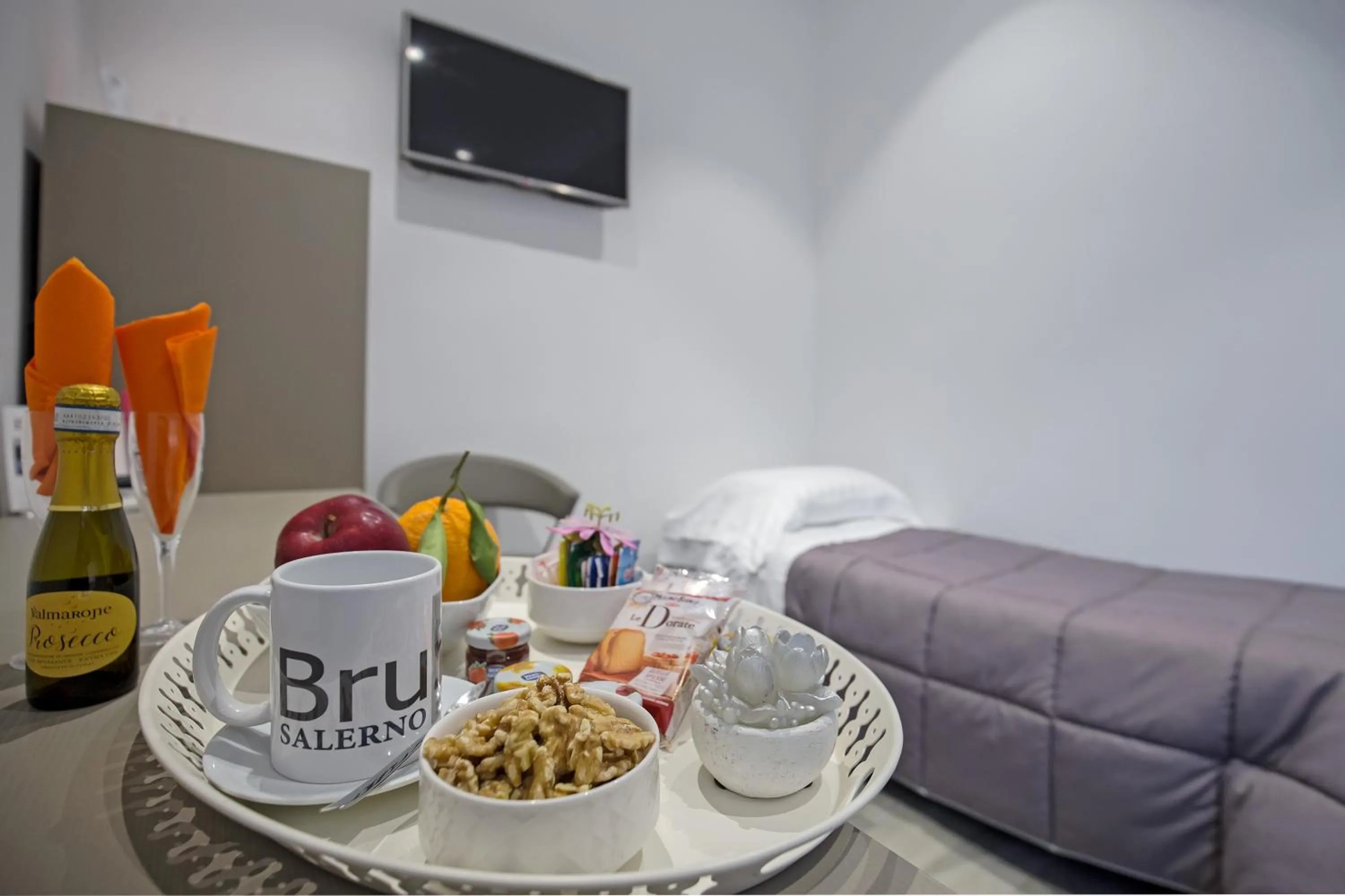 Photo of the whole room in Hotel Bruman Salerno