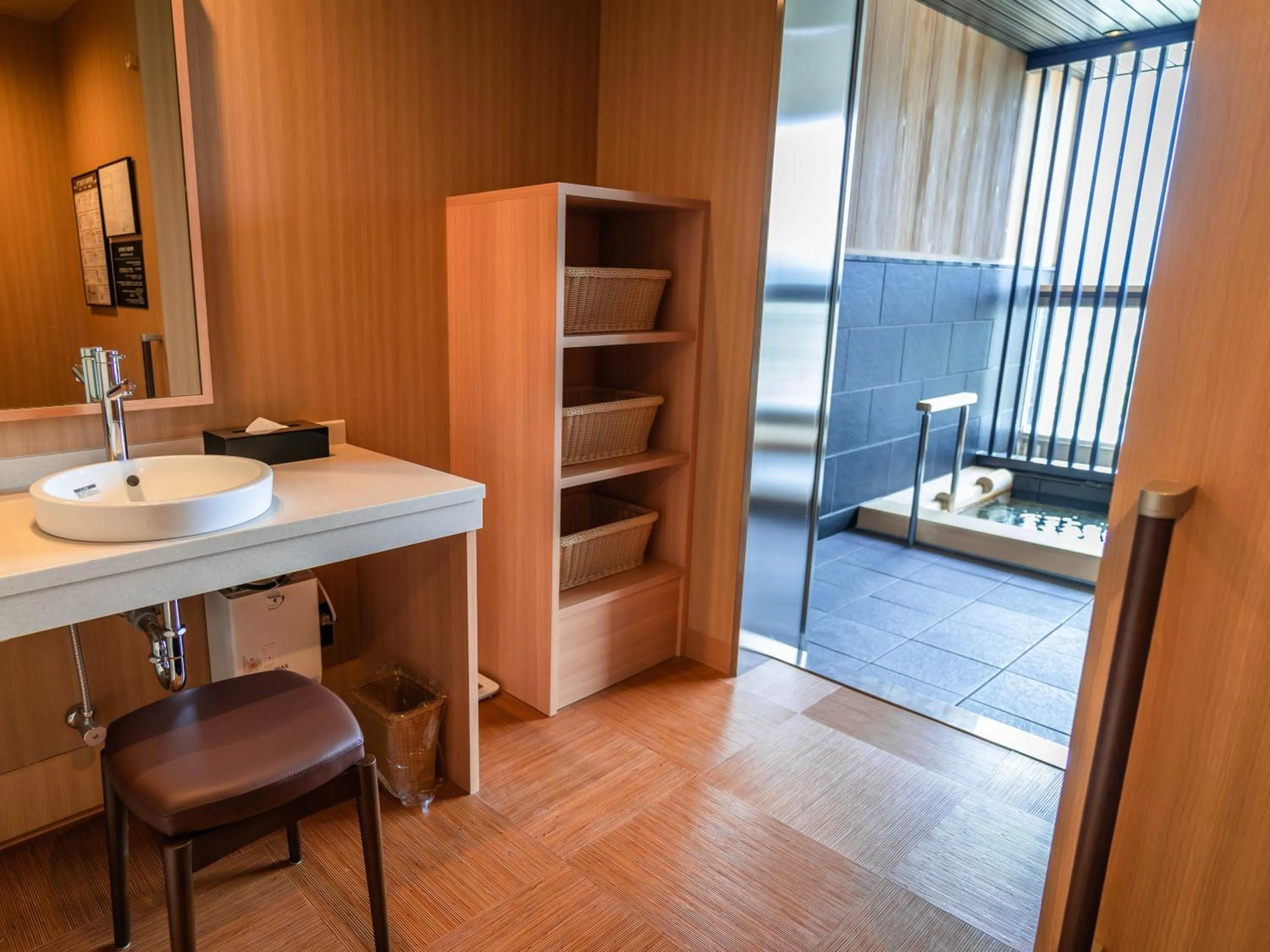 Hot Spring Bath in Hakodate Yunokawa Onsen Umi to Akari Hewitt Resort