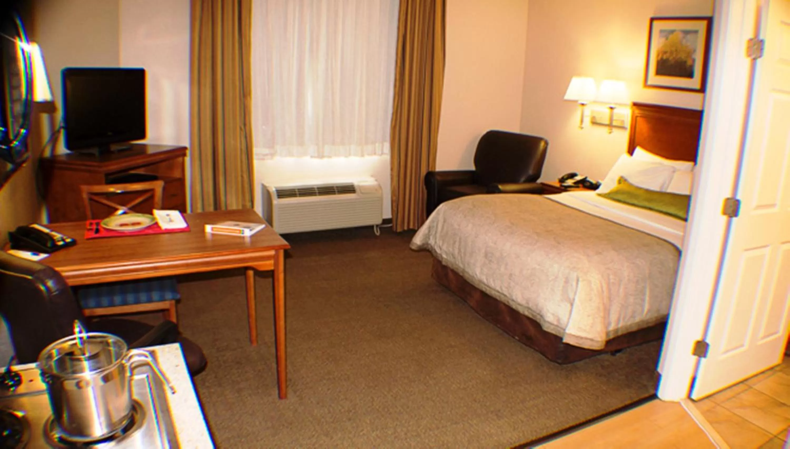 Photo of the whole room, Bed in Candlewood Suites Jacksonville by IHG