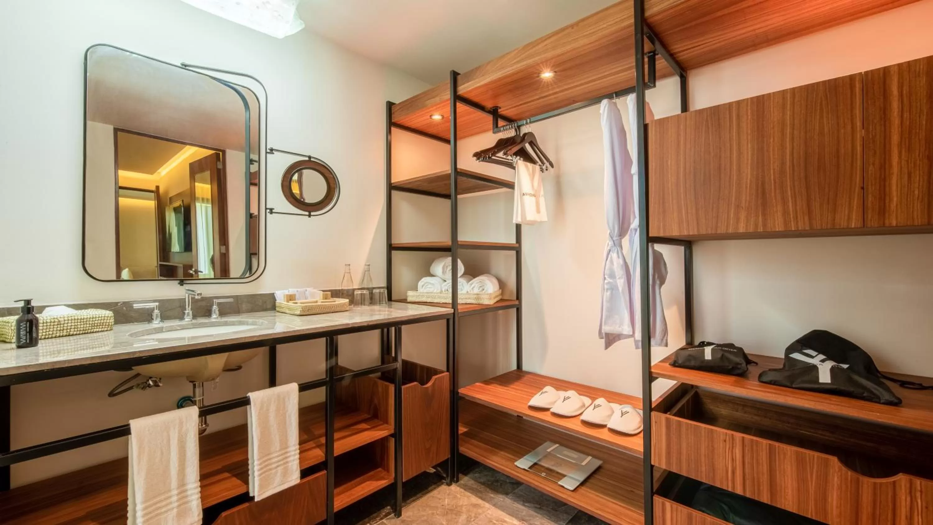 Bathroom, Bed in Wayam Mundo Imperial