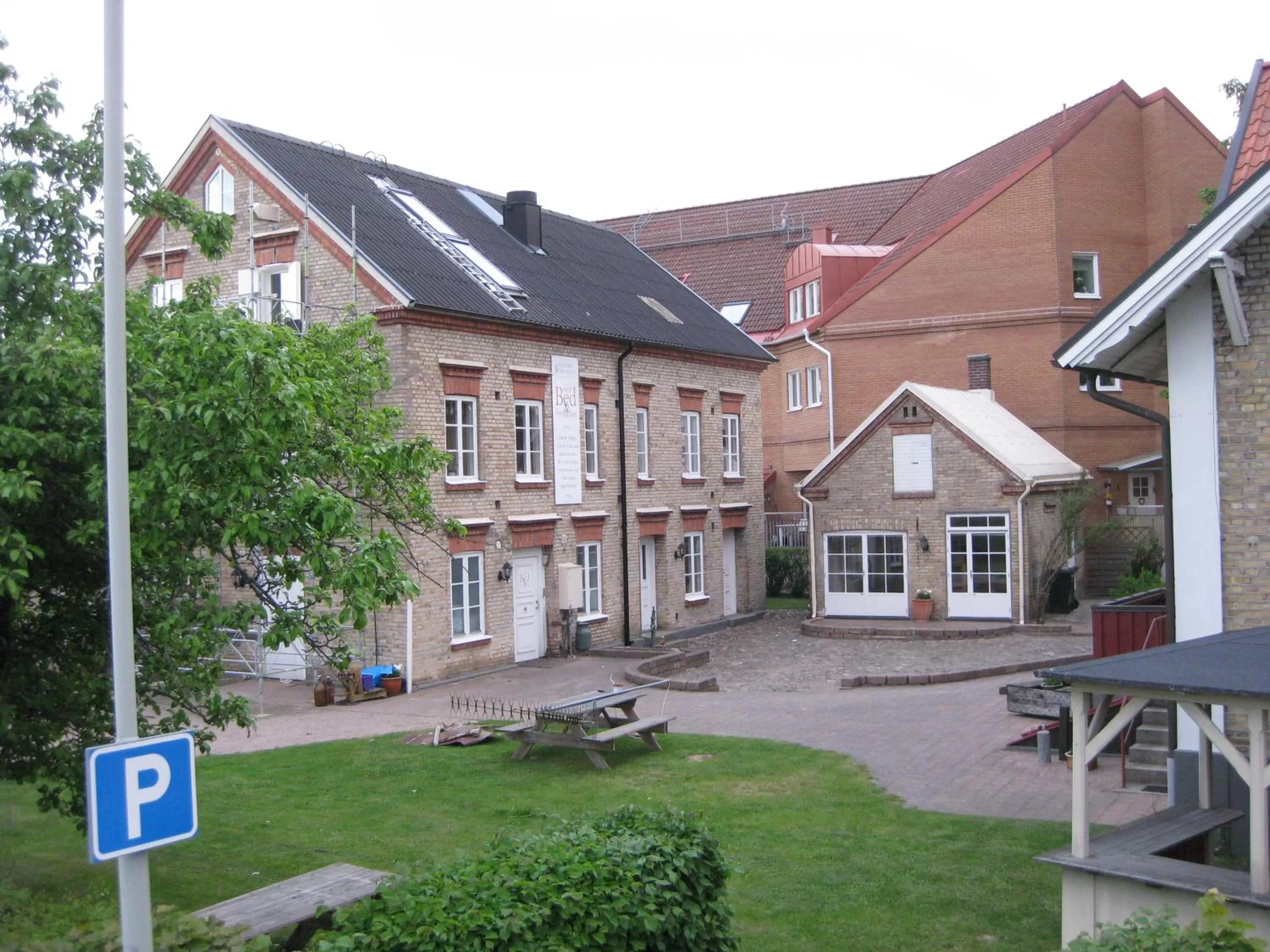 Facade/entrance in Åhus B&B och Vandrarhem