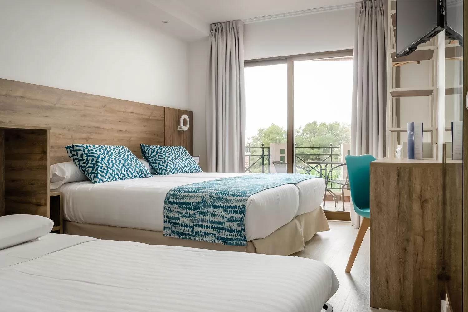 Family Room with Garden View (3 adults) in Hotel Boutique Calas de Alicante