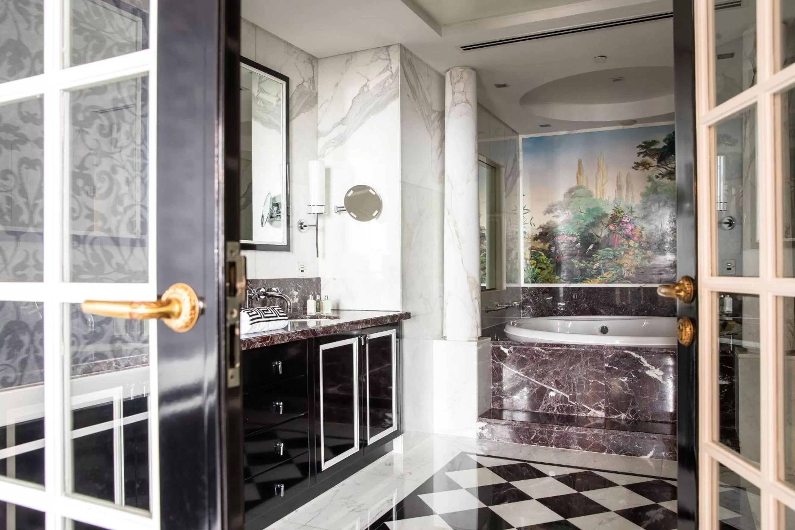 Bathroom in Jumeirah Emirates Towers