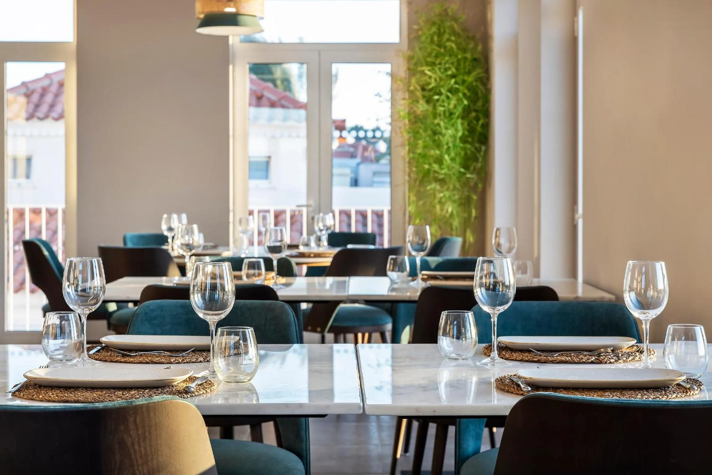 Restaurant/places to eat in Eden Villas & Apartments