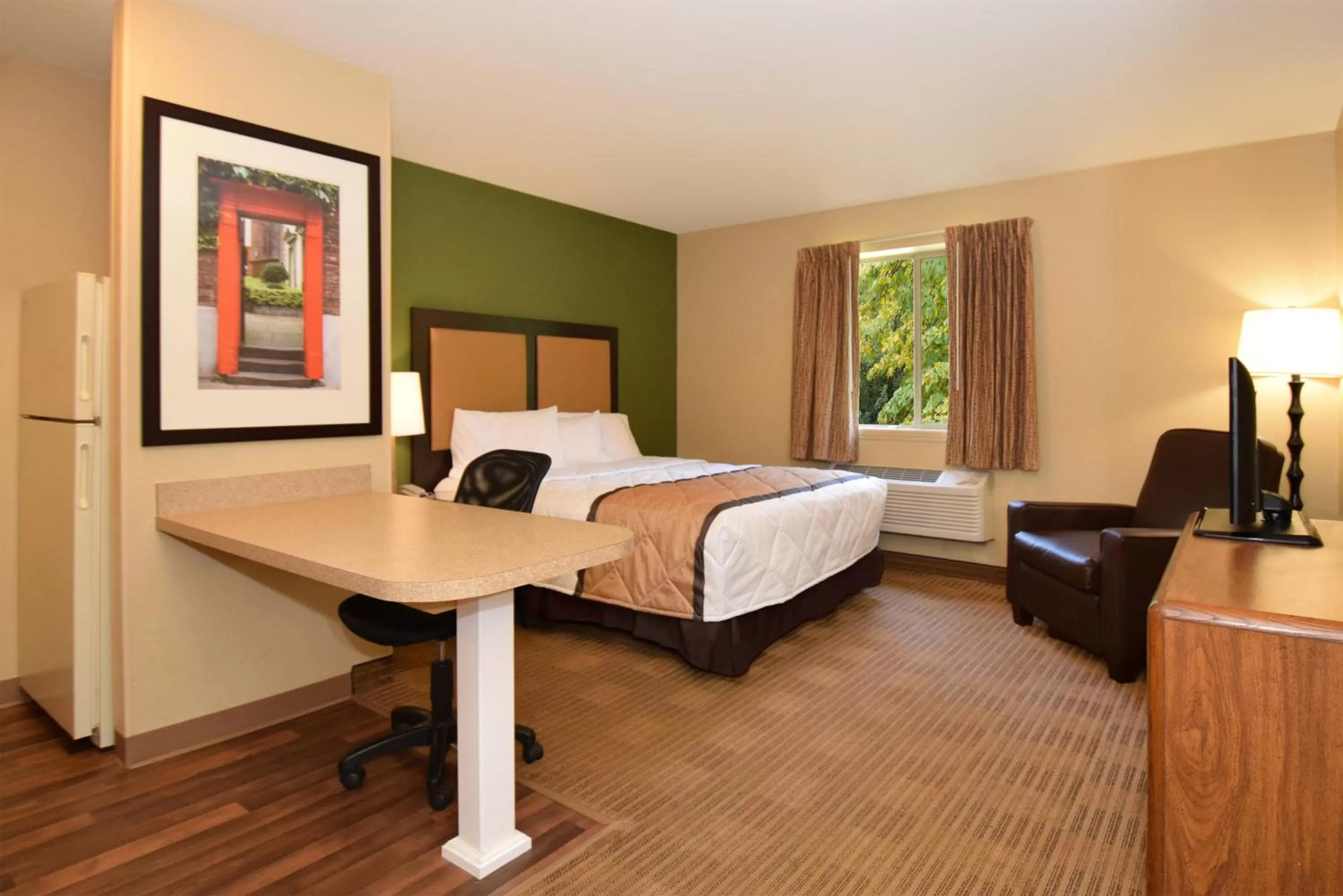 Bed in Extended Stay America Select Suites - St Louis - Westport - Craig Road