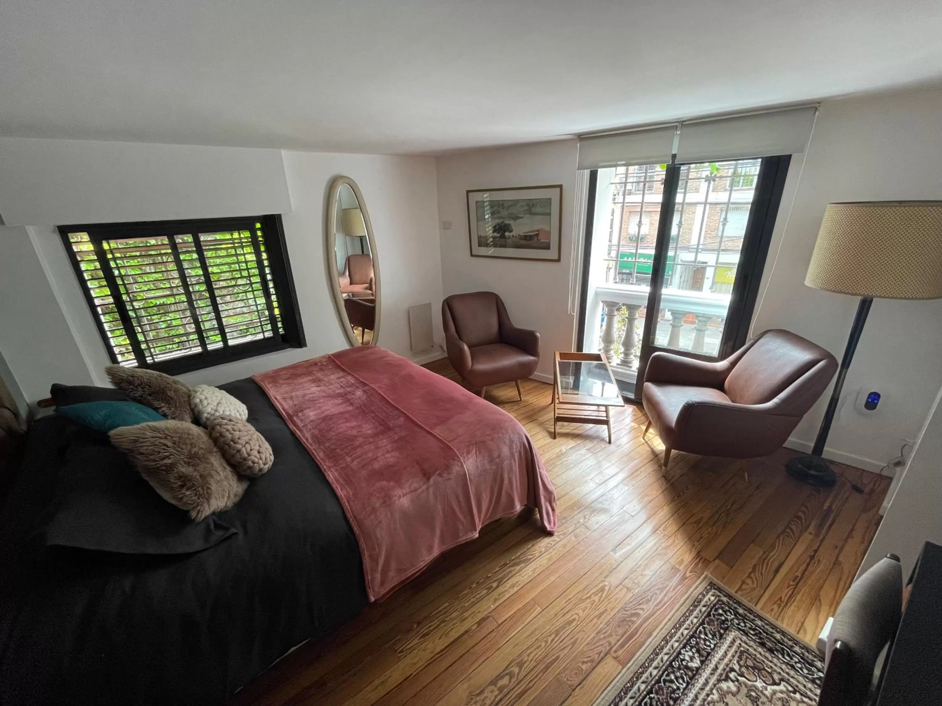 Seating area in Le Petit Palais