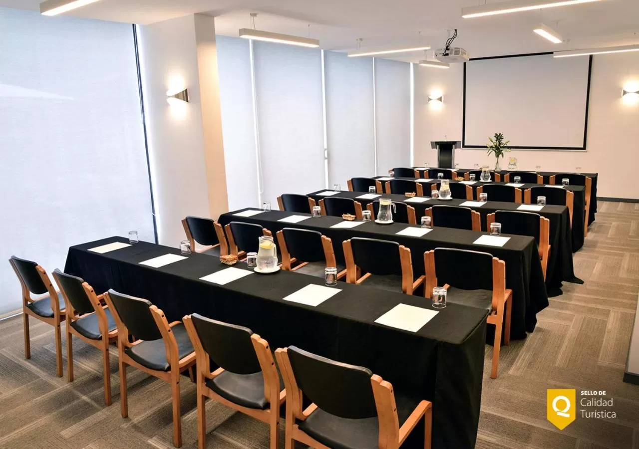 Business facilities in Panamericana Hotel Providencia