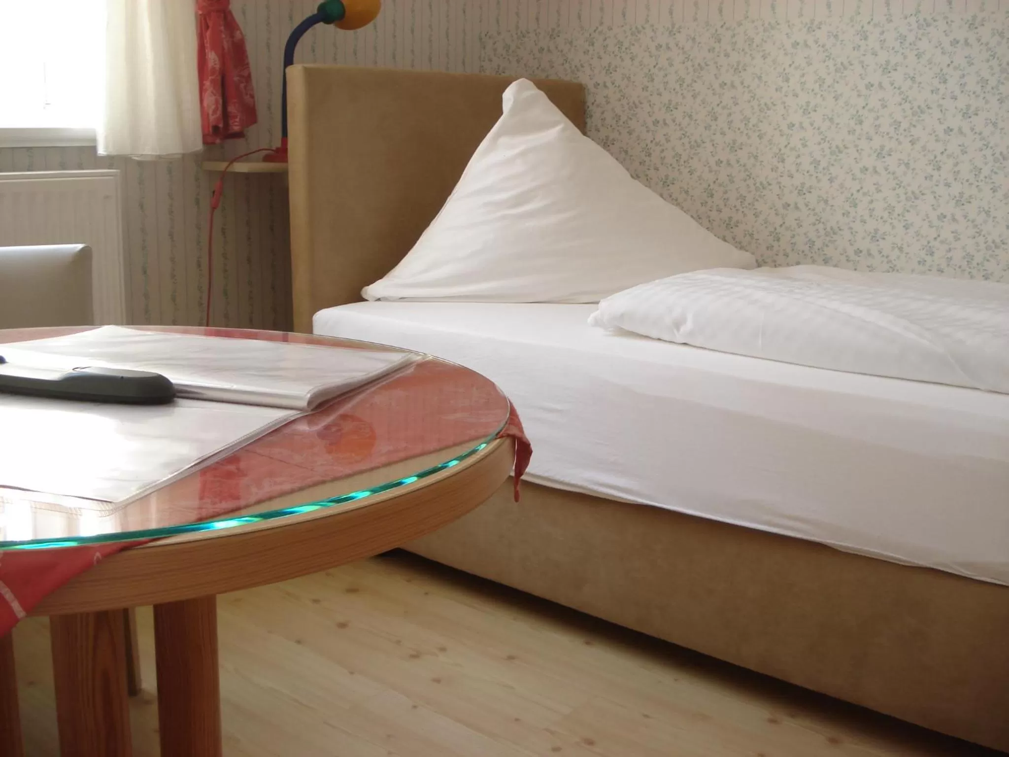 Bed in Pension Zur Fährbrücke