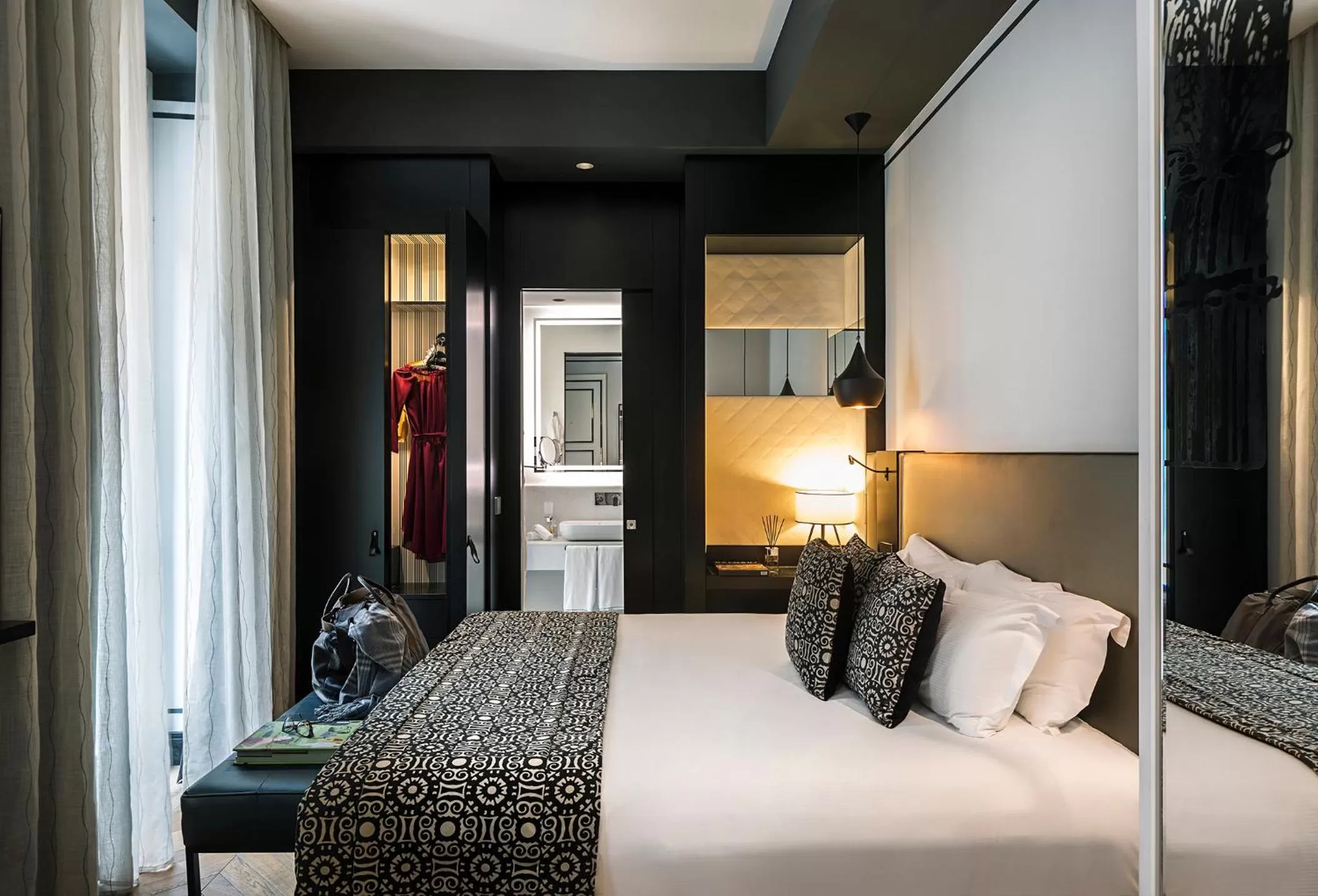 Bed in Corso 281 Luxury Suites