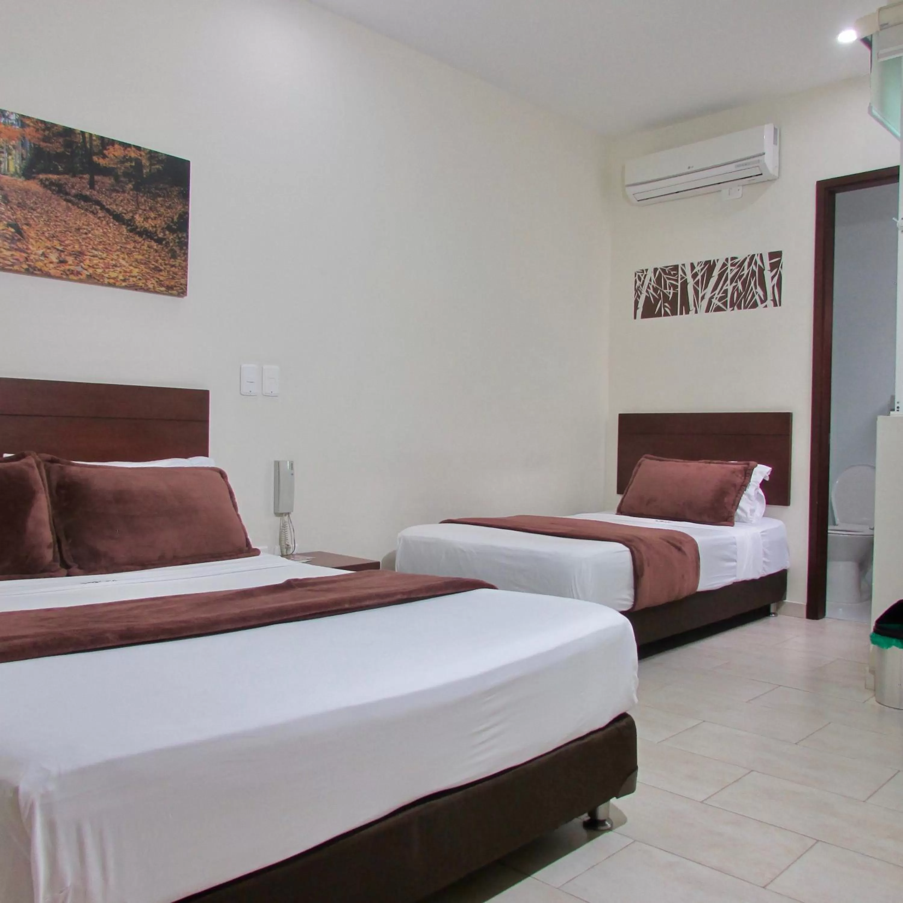 Bed in Hotel Via Principal I