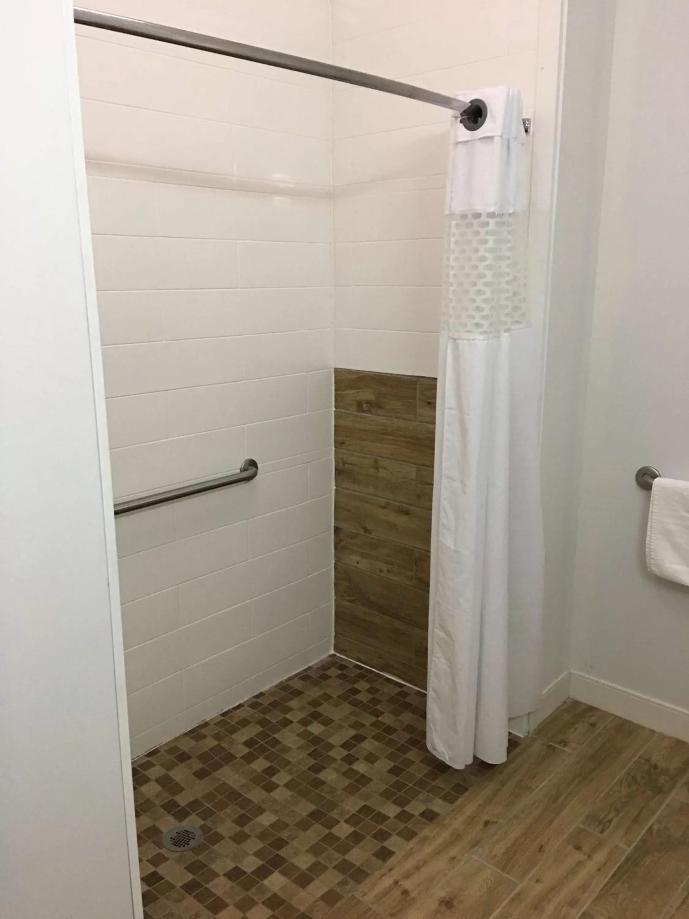 Bathroom in Hampton Inn McPherson