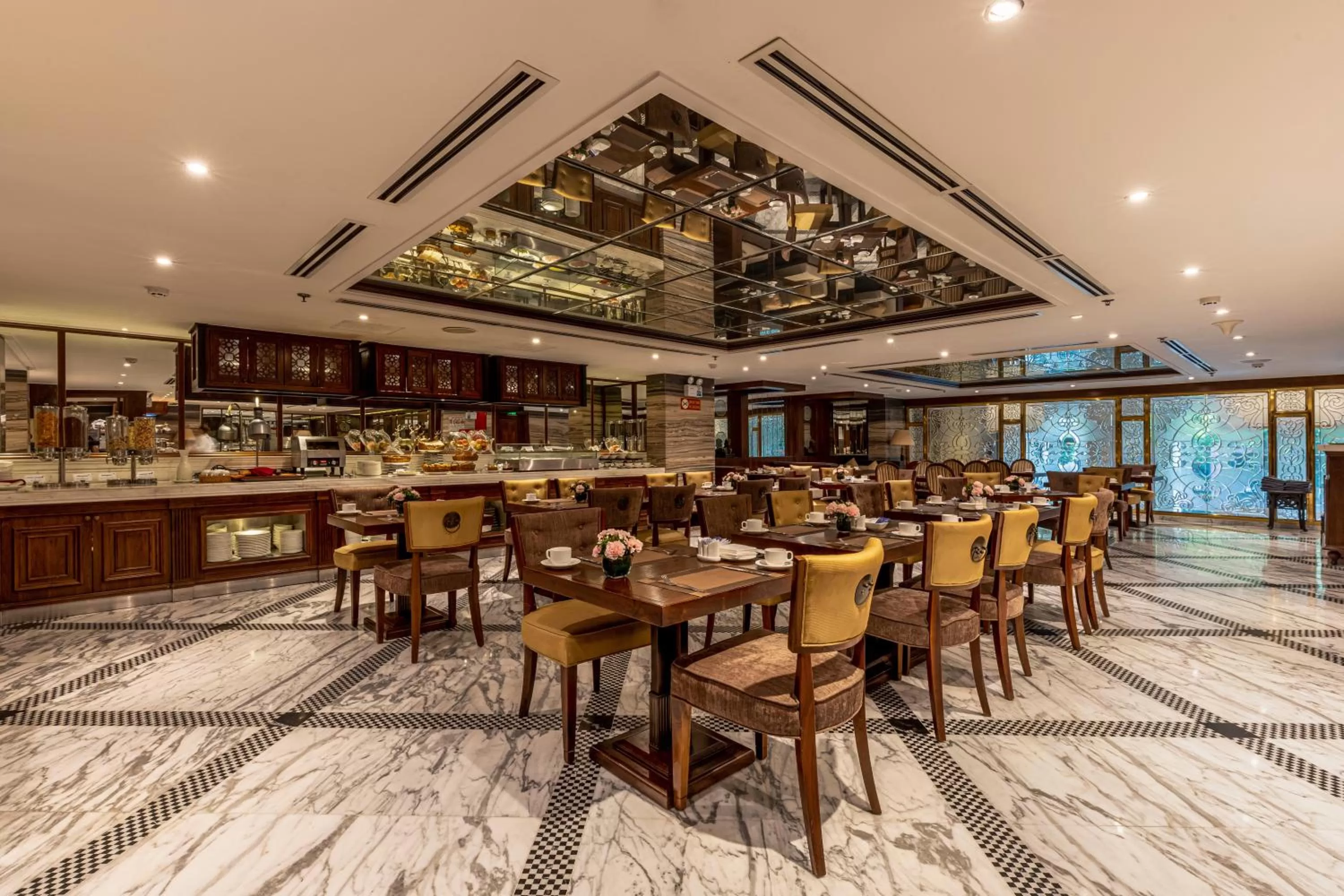 Restaurant/places to eat in The Lapis Hotel