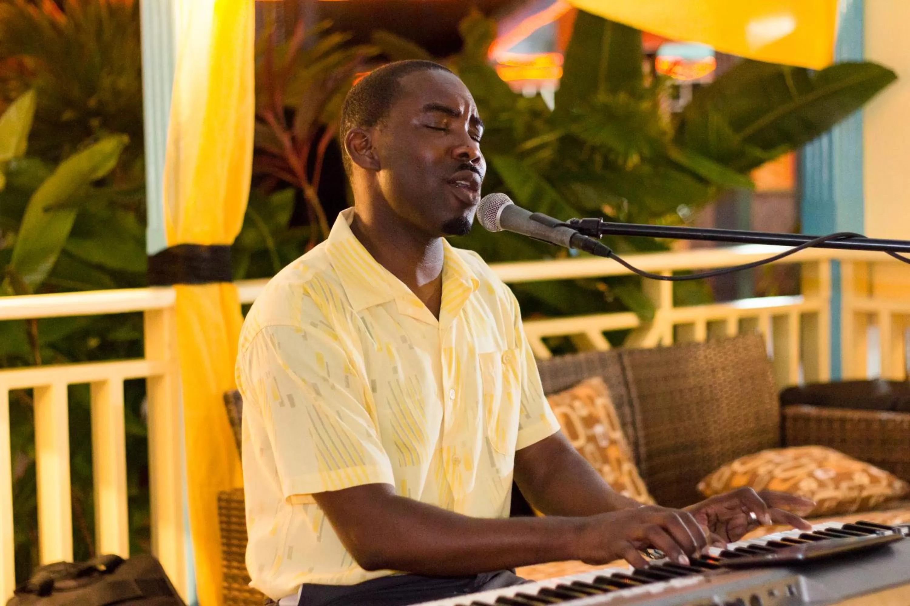Evening entertainment in Bay Gardens Beach Resort & Spa