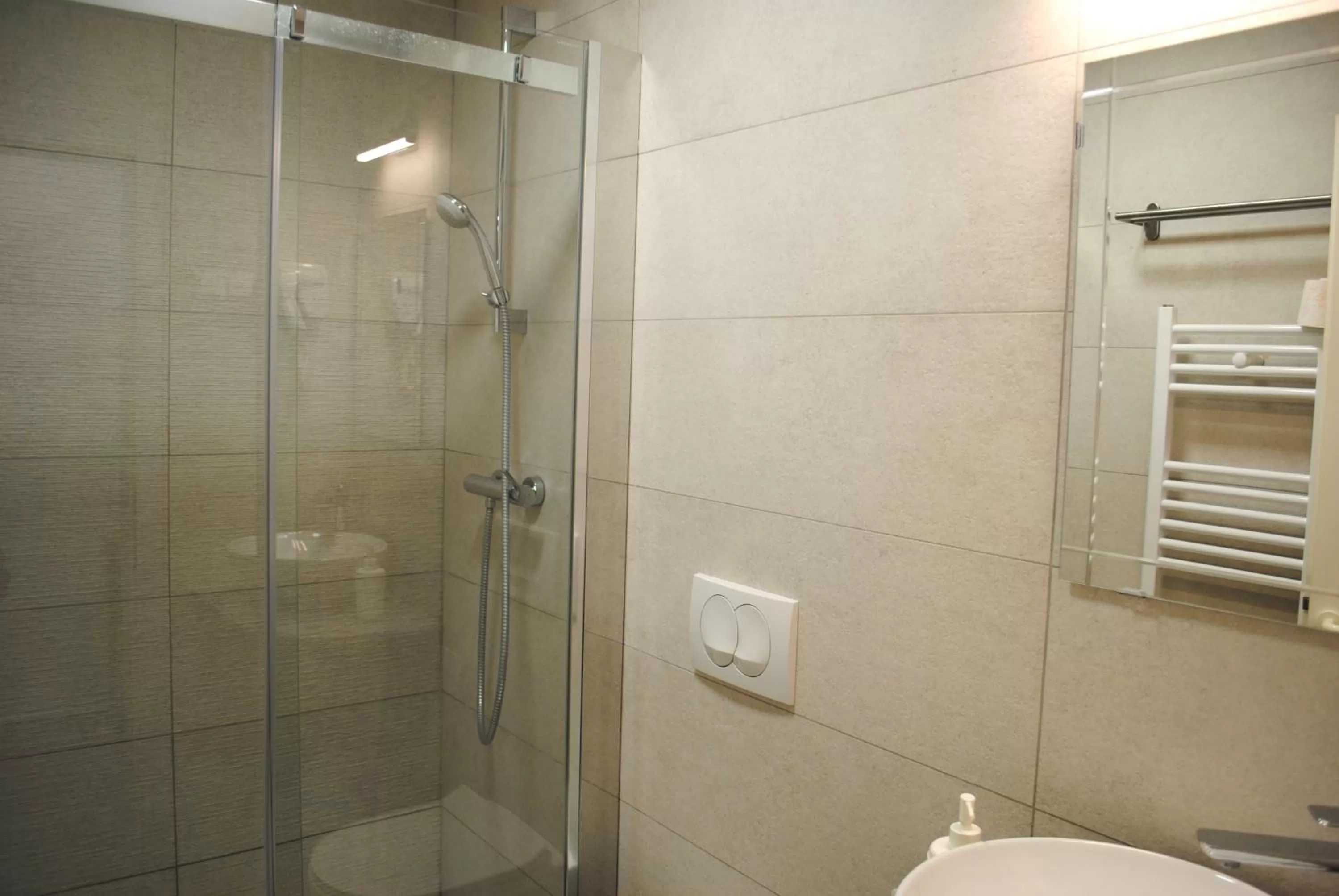 Shower in Hotel Fala Zagreb