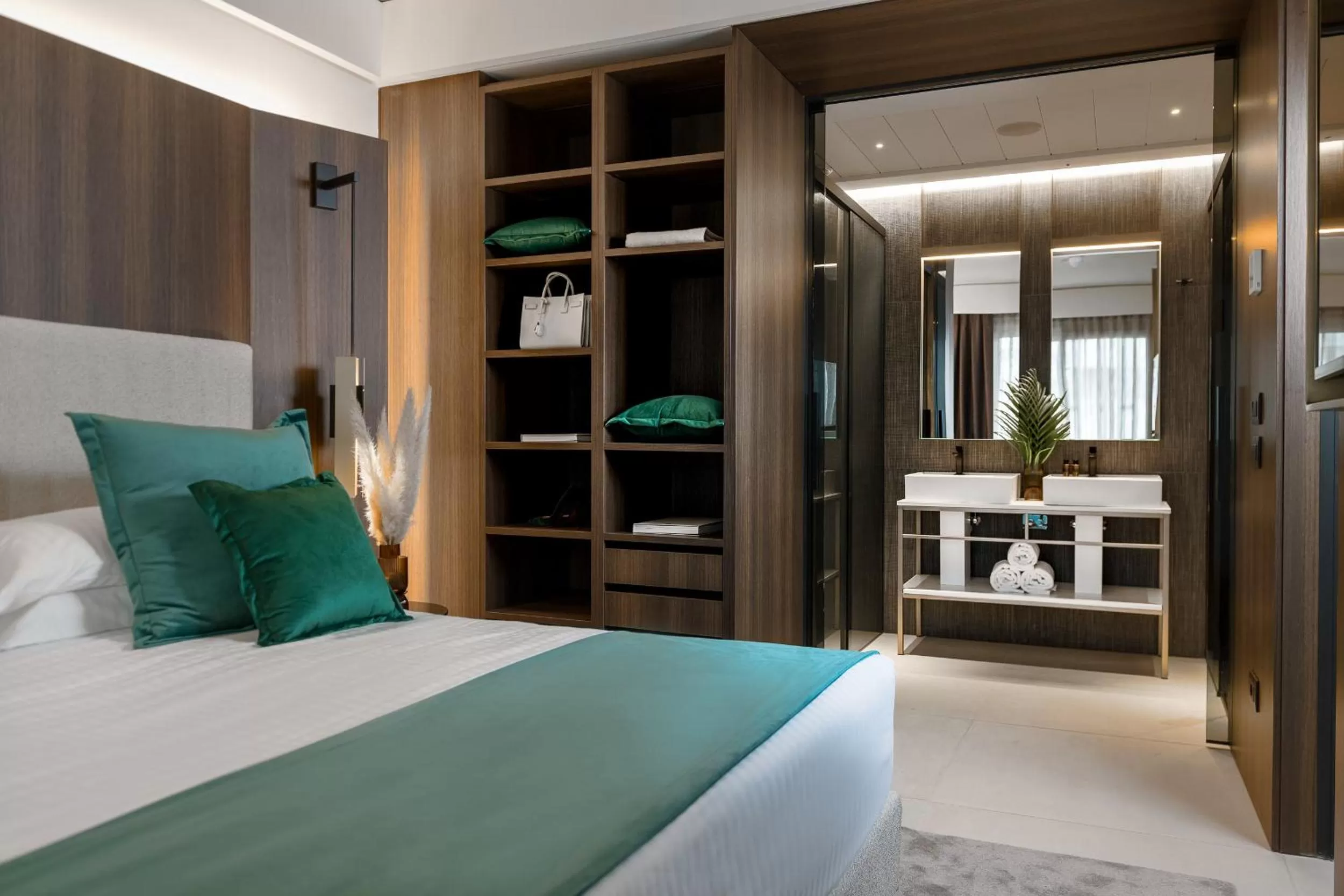 Bedroom, Bed in We Me Suite Hotel