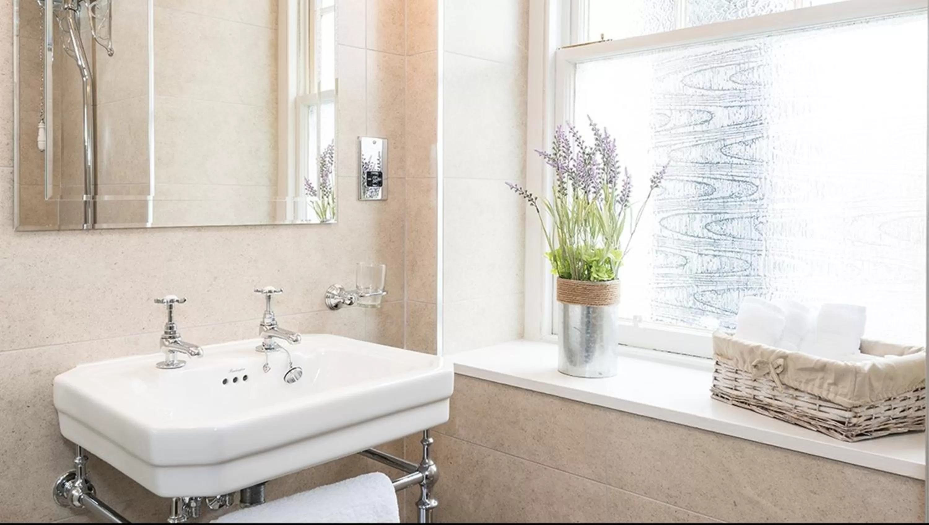 Bathroom in Moulin Hotel